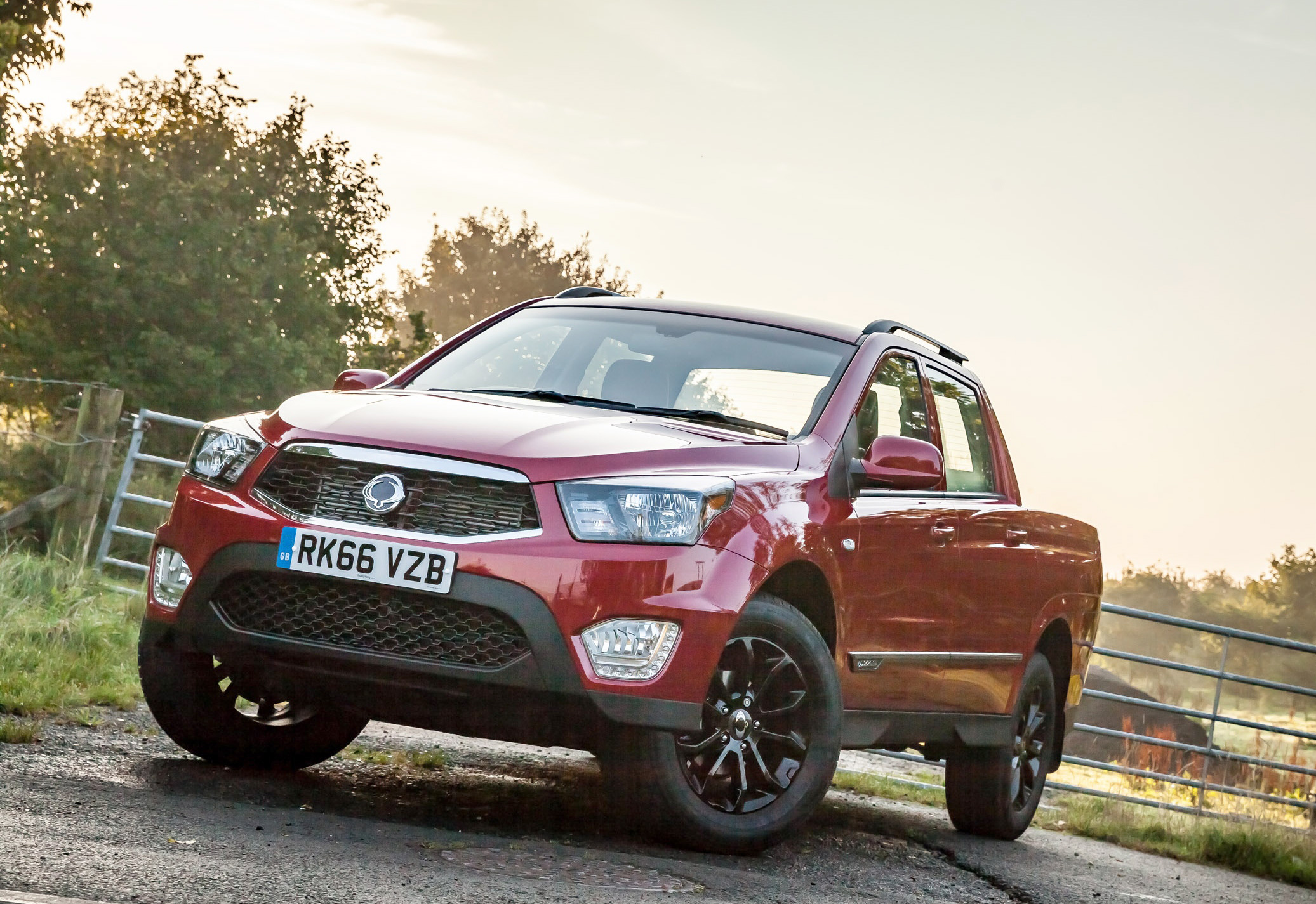 SsangYong_Musso_pick-up-2.jpg