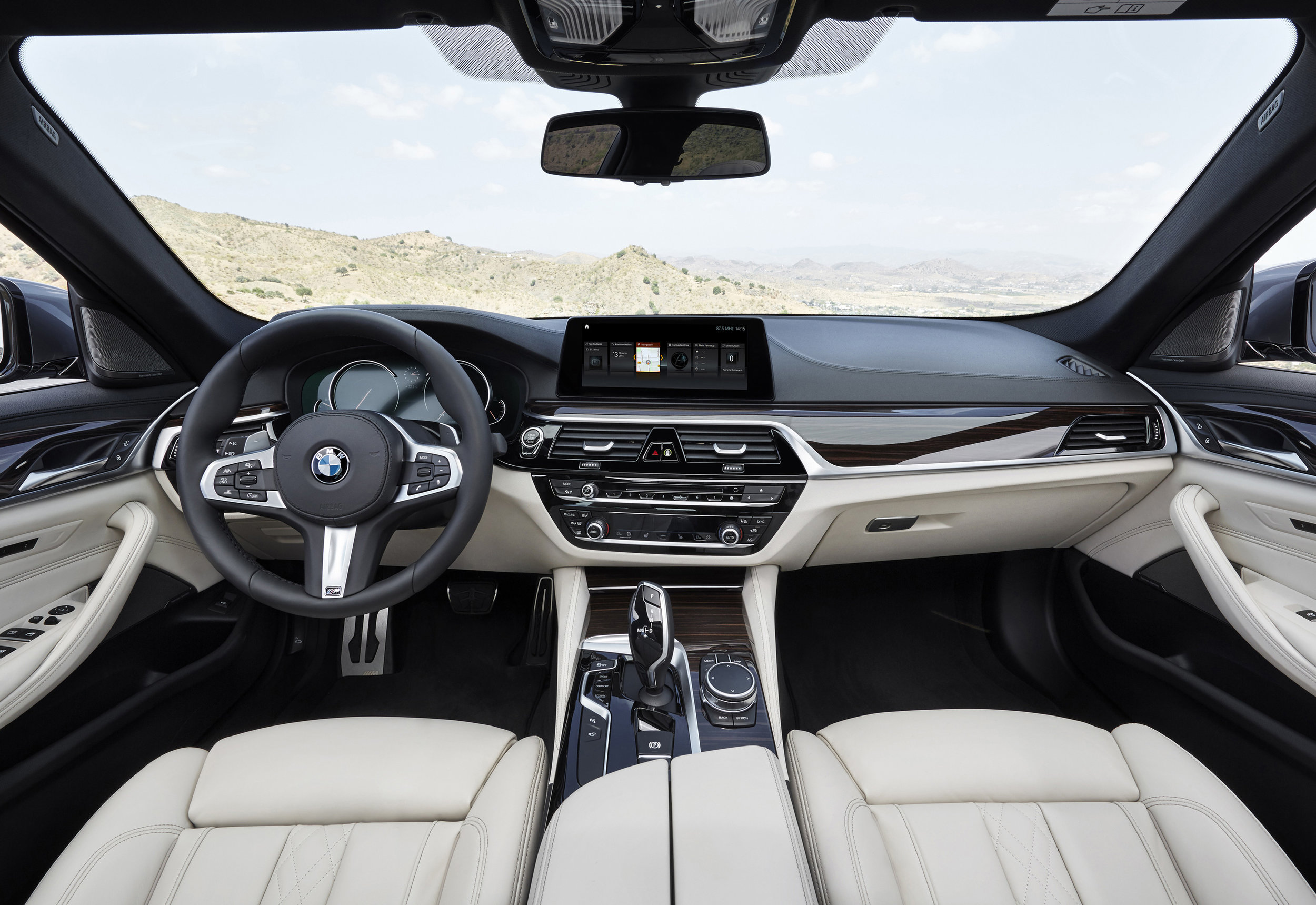 P90237270_highRes_the-new-bmw-5-series.jpg