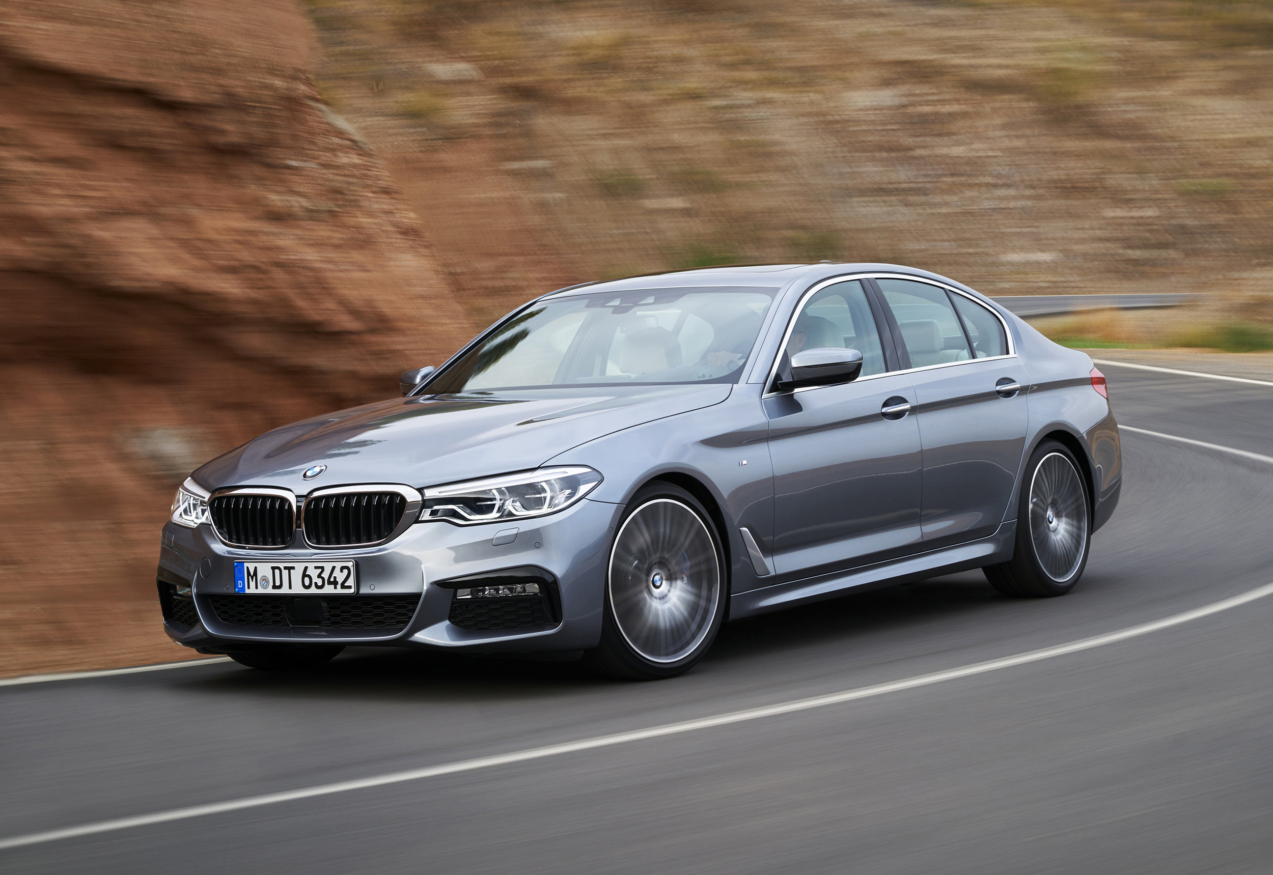 P90237239_highRes_the-new-bmw-5-series.jpg