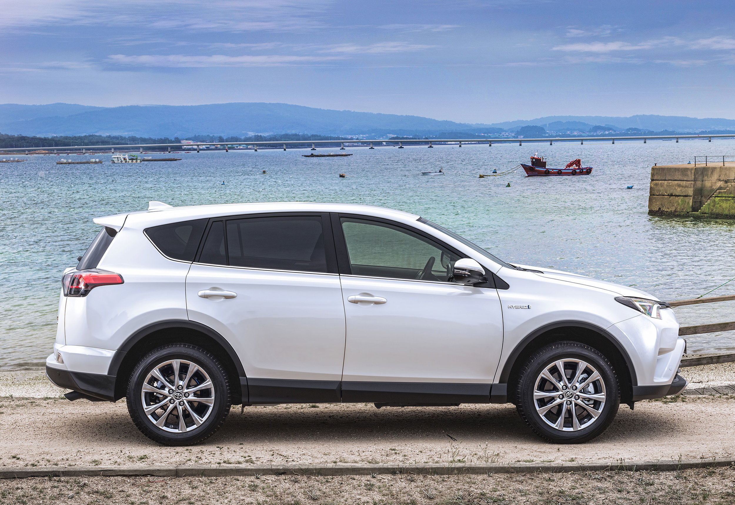 RAV4_HYBRID_EXT_31.jpg