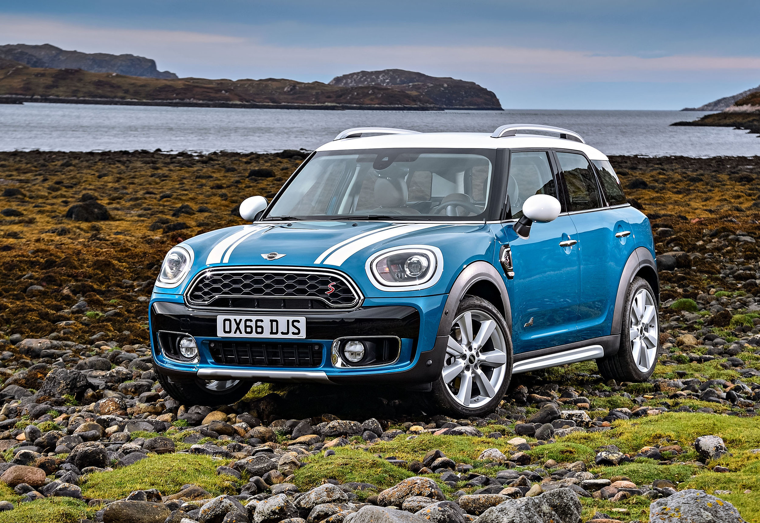 P90240586_highRes_mini-cooper-s-countr.jpg