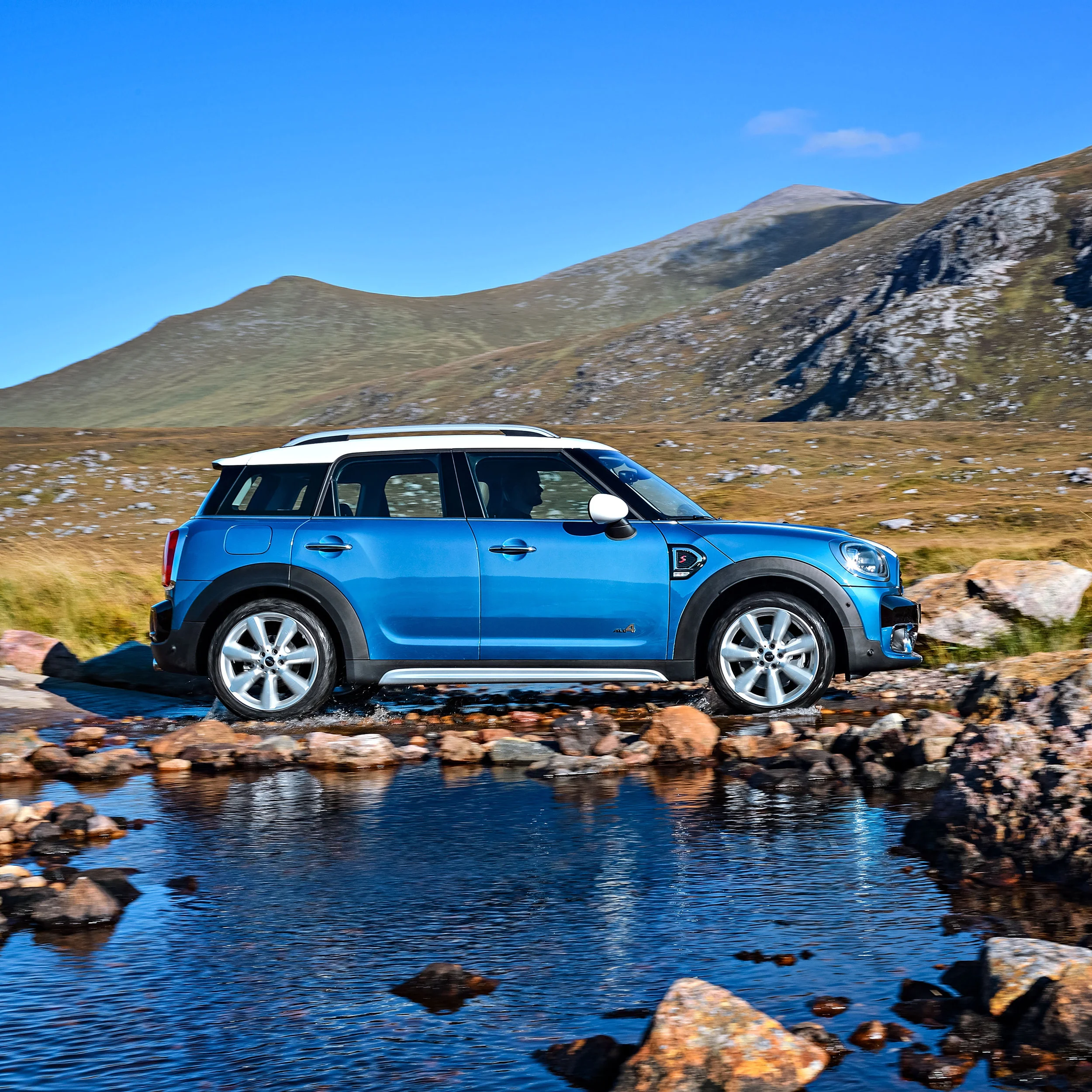 VIDEO: New MINI Countryman launches with first ever hybrid