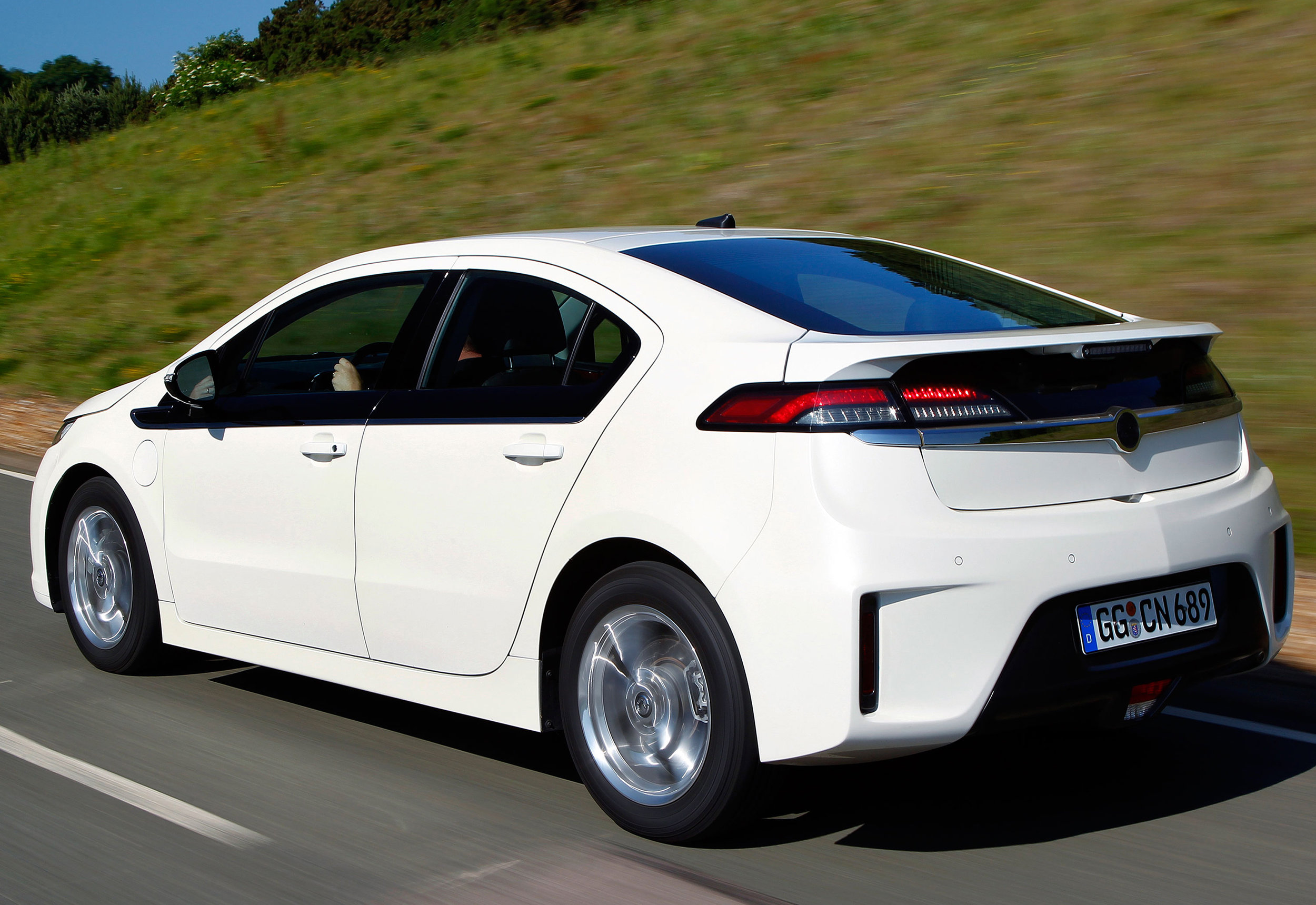 Vauxhall-Ampera-06.jpg