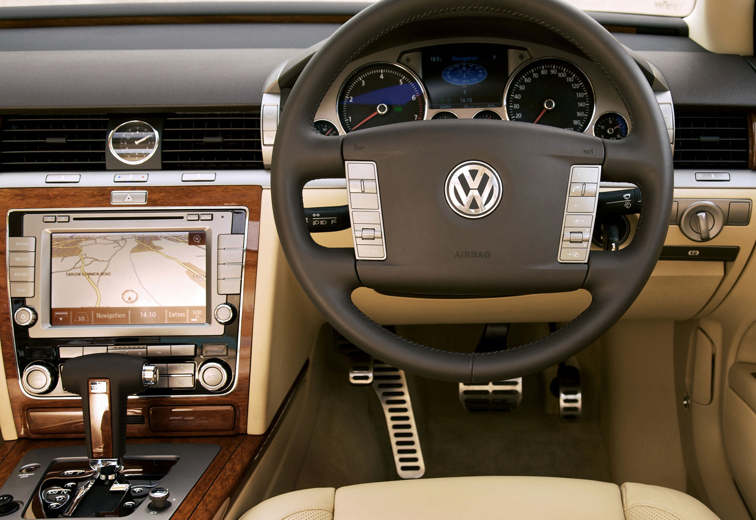 VW-Phaeton-17.jpg