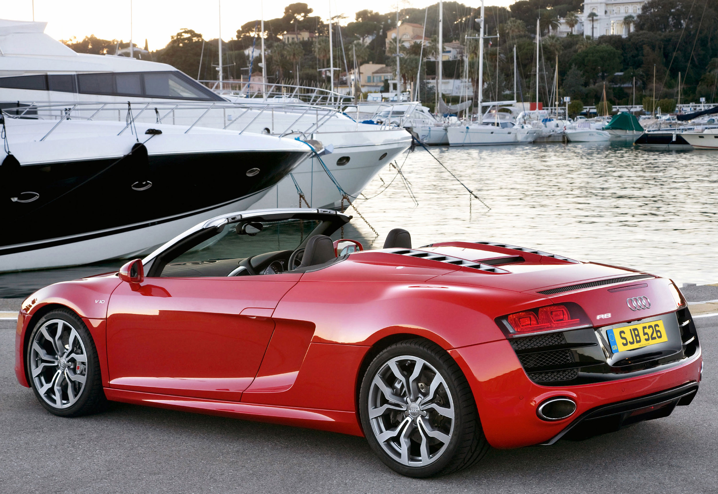 Audi R8 MkI 09.jpg