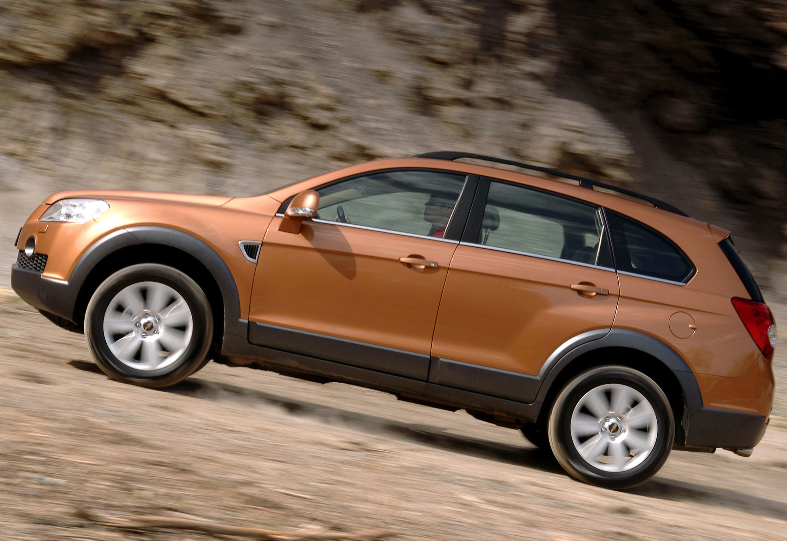 Chevrolet Captiva-01.jpg