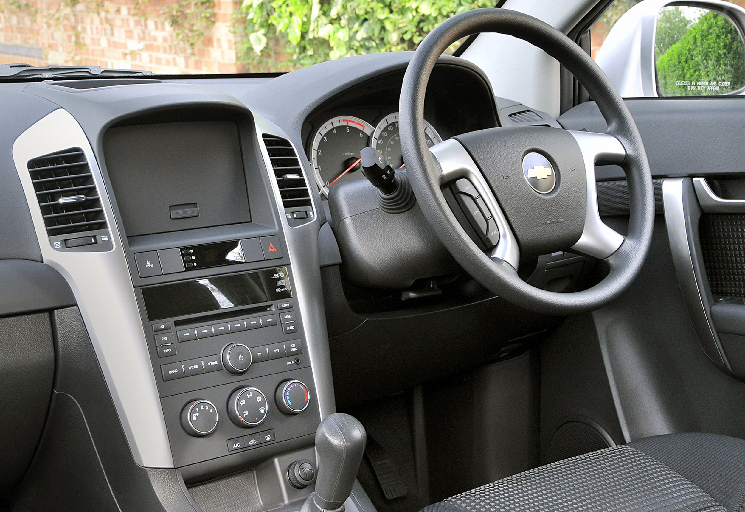 Chevrolet Captiva-02.jpg
