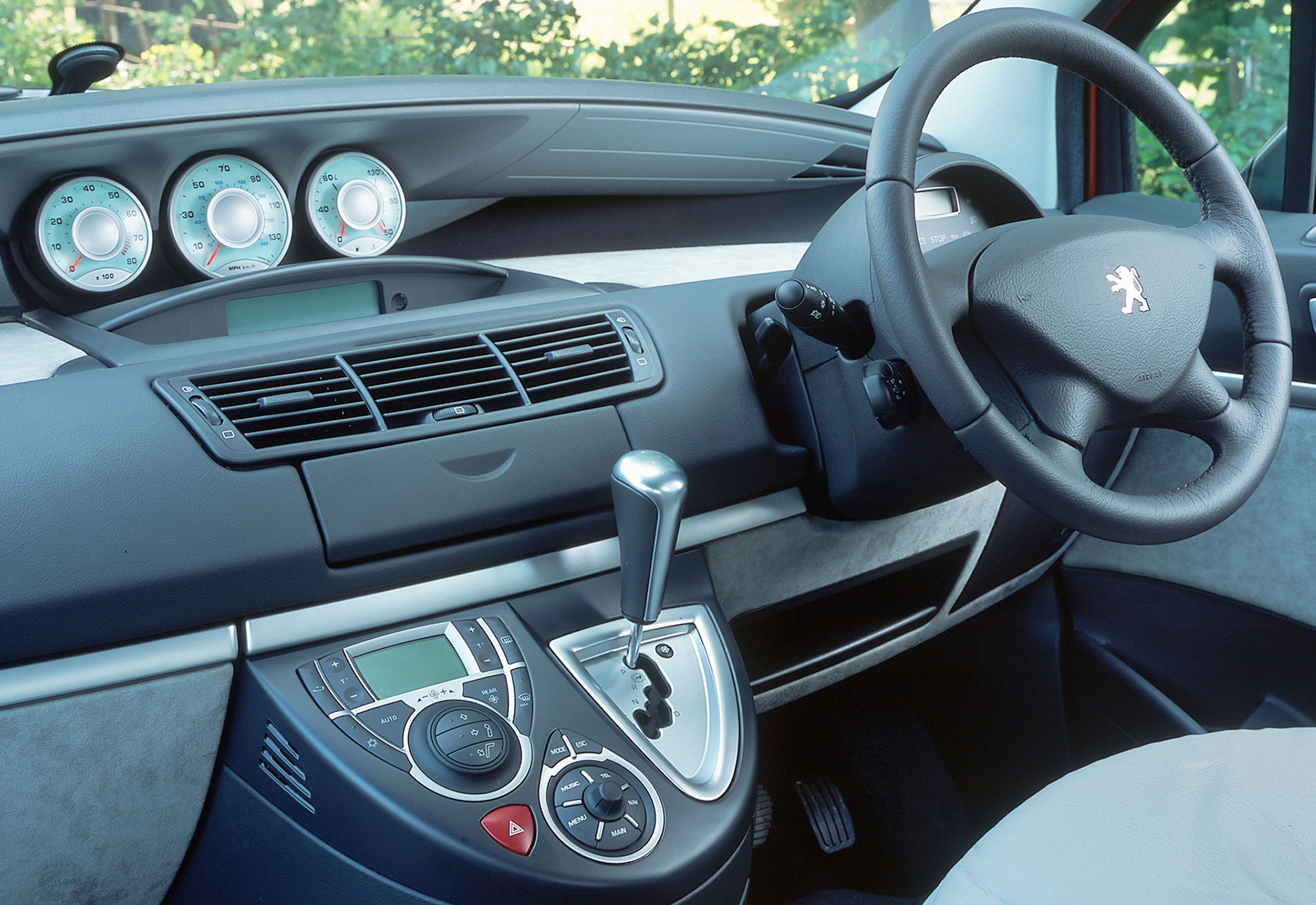 Peugeot 807 03.jpg