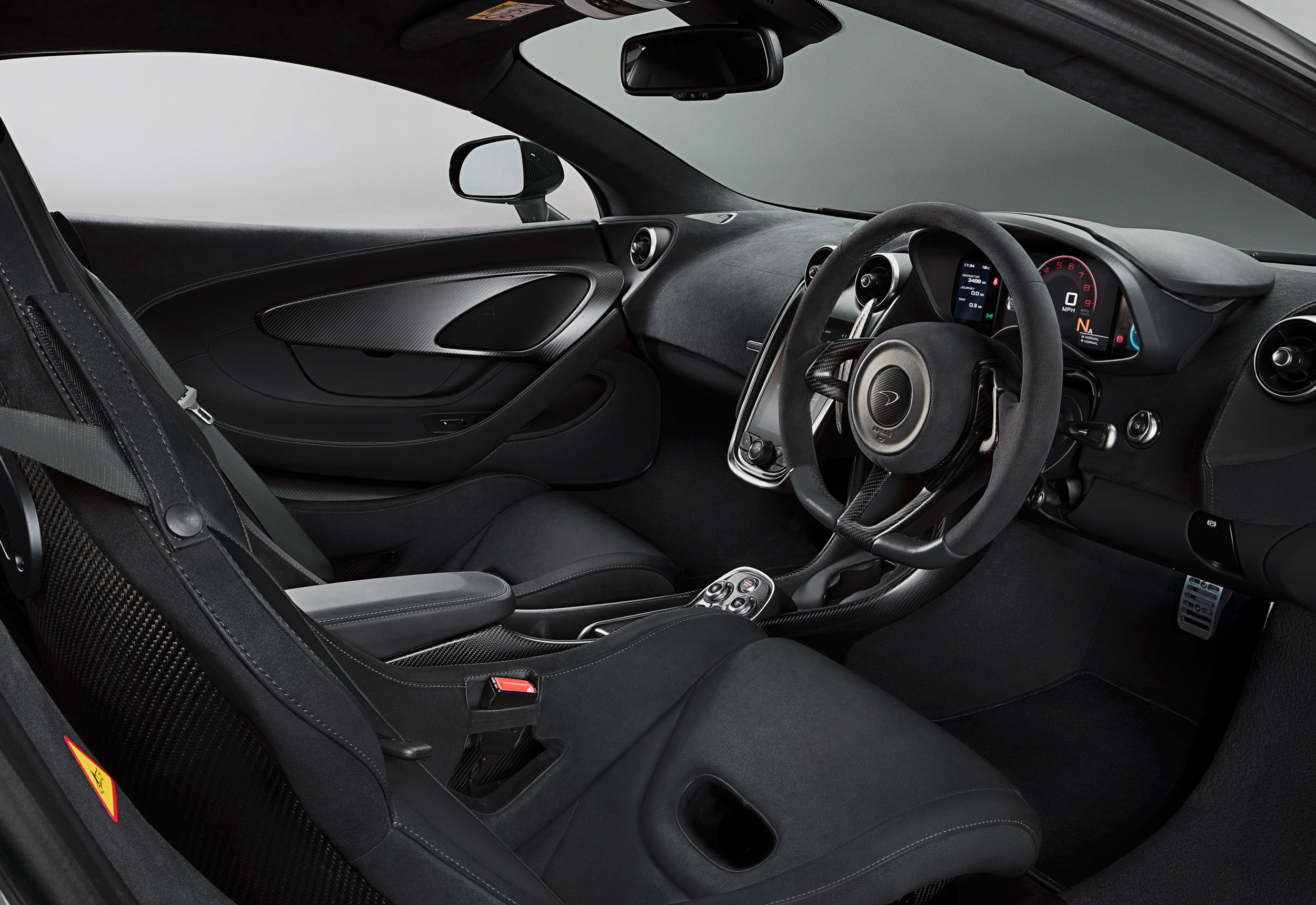 Shot_12_Track_Interior_Alcantara.jpg