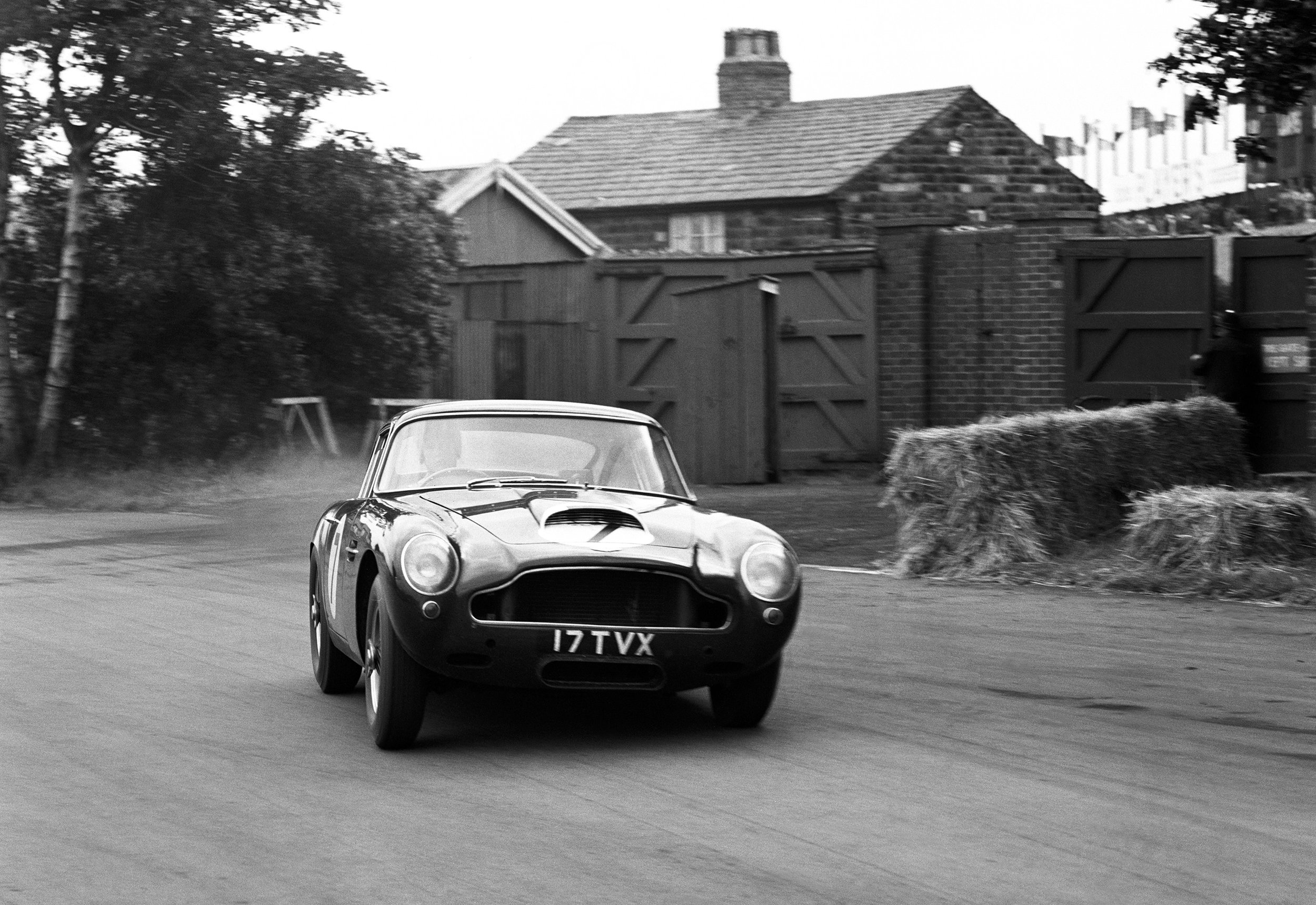 DB4-GT_Continuation_01.jpg