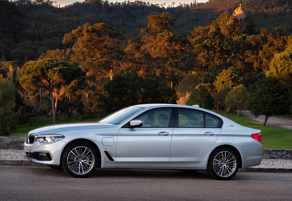 Plug-in hybrid BMW 530e unveiled — New Car Net