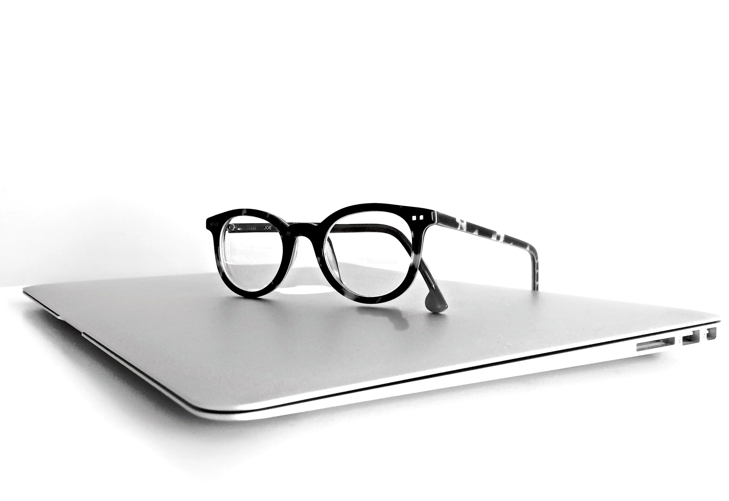 macbook-laptop-computer-technology-159417.jpg