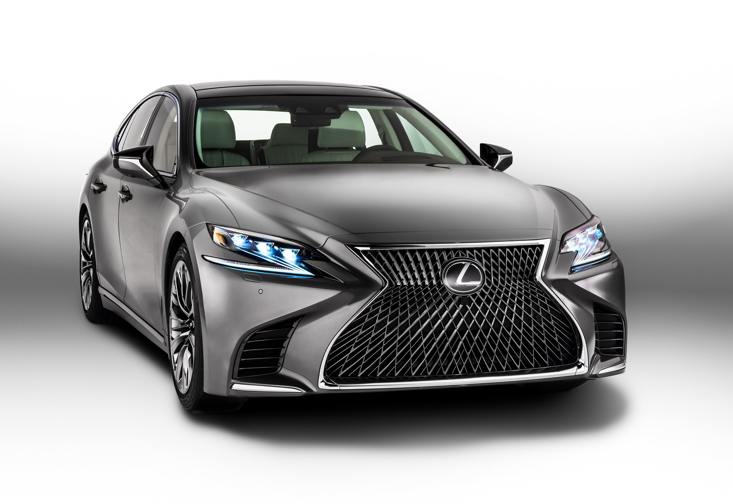 2017_NAIAS_2018_Lexus_LS_500_002_C9FF64817F130BE83CF7B8EEA1034AEB2B79B4E4.jpg