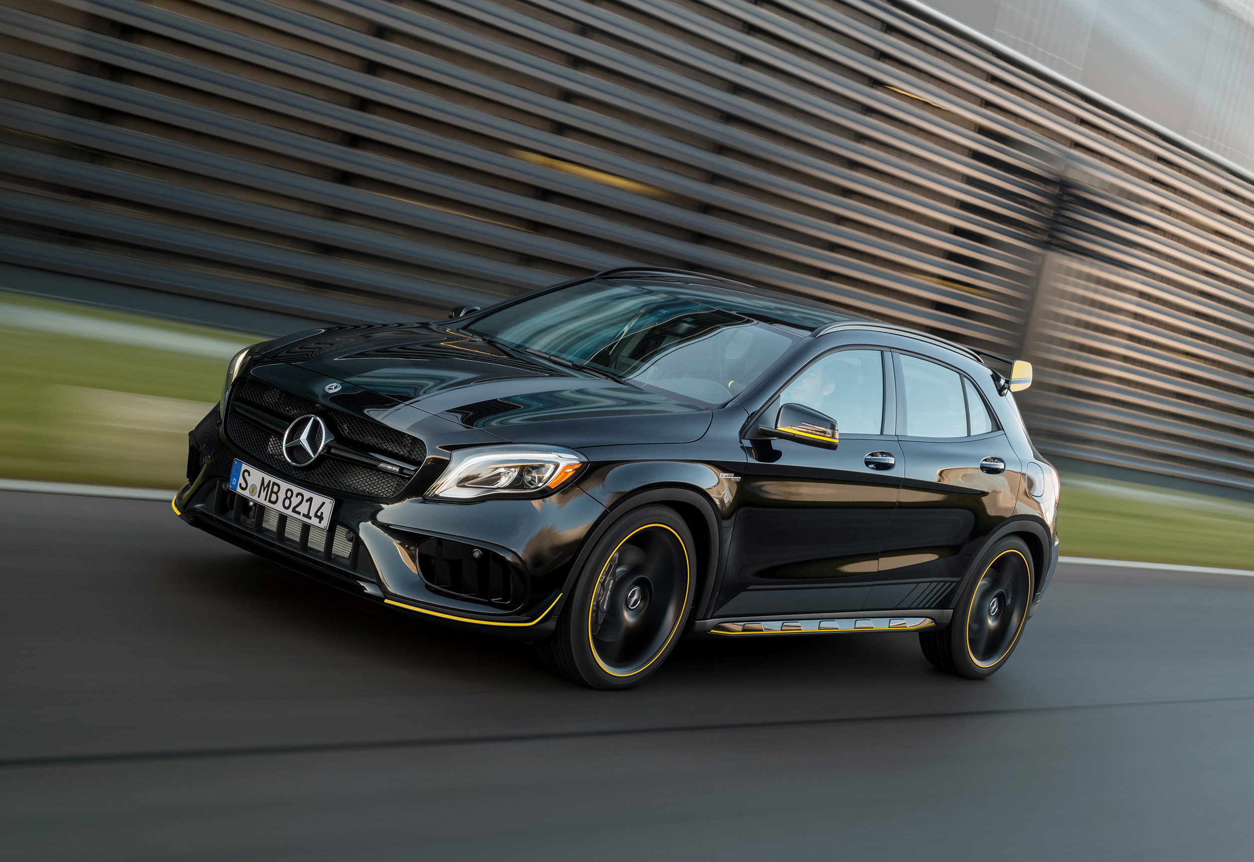 Mercedes-AMG-GLA-Yellow-Night-Edition.jpg