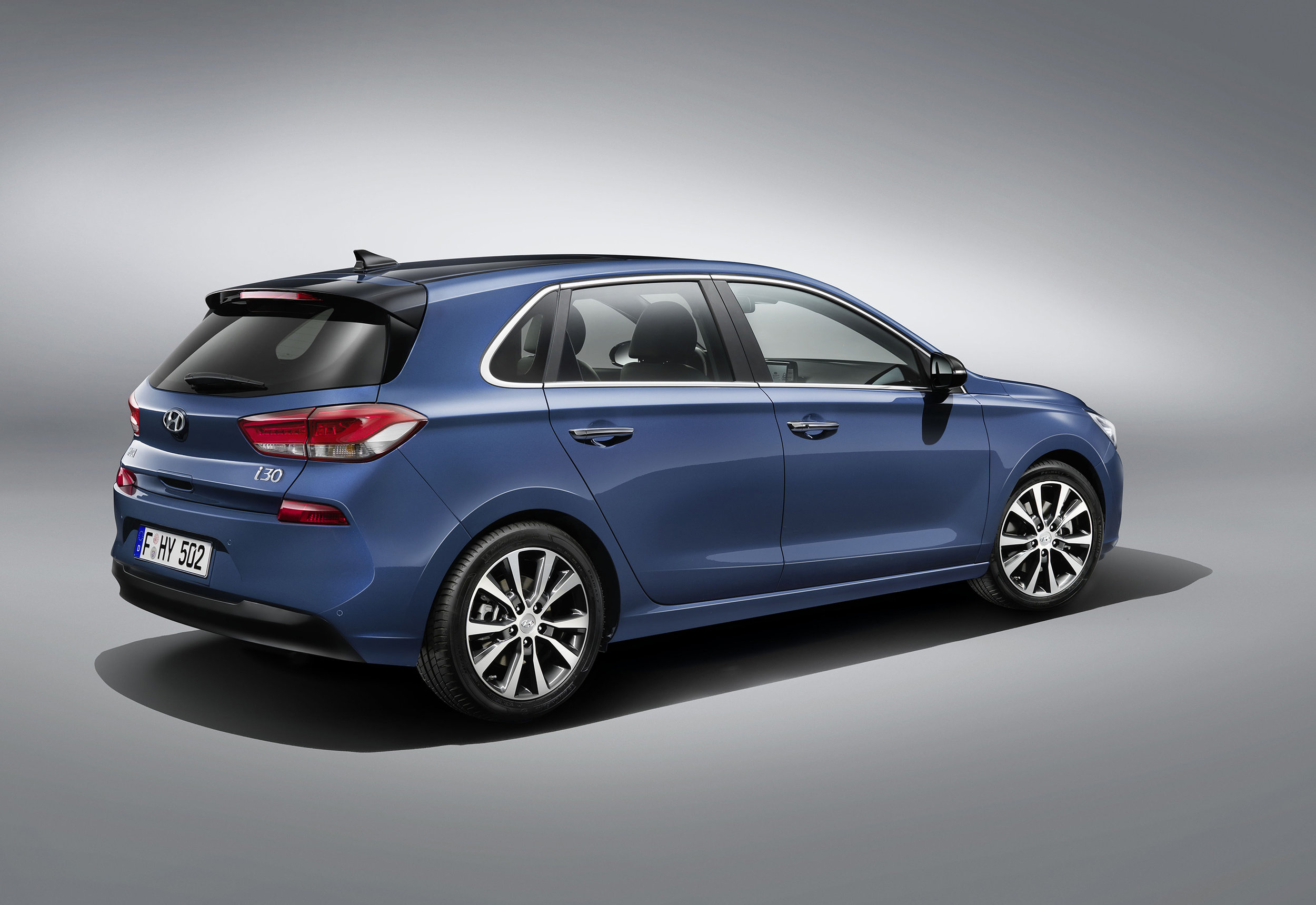 hyundai_i30_3-4_rear.jpg