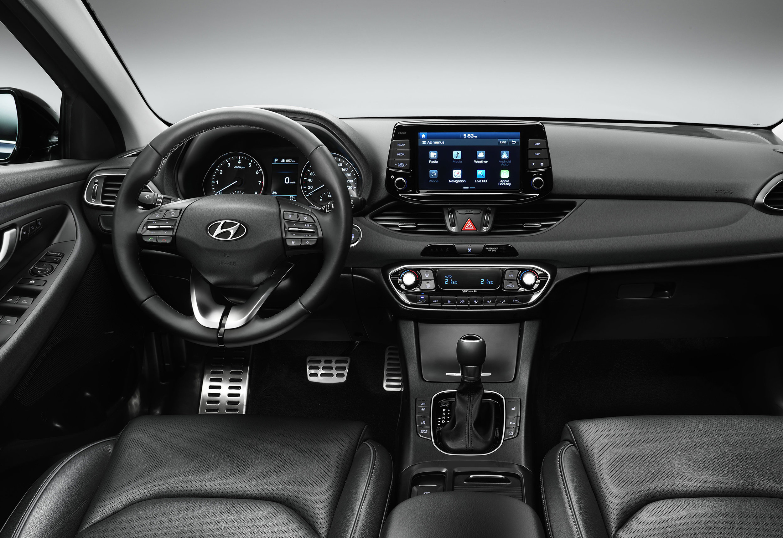 hyundai_i30_interior_2_black.jpg