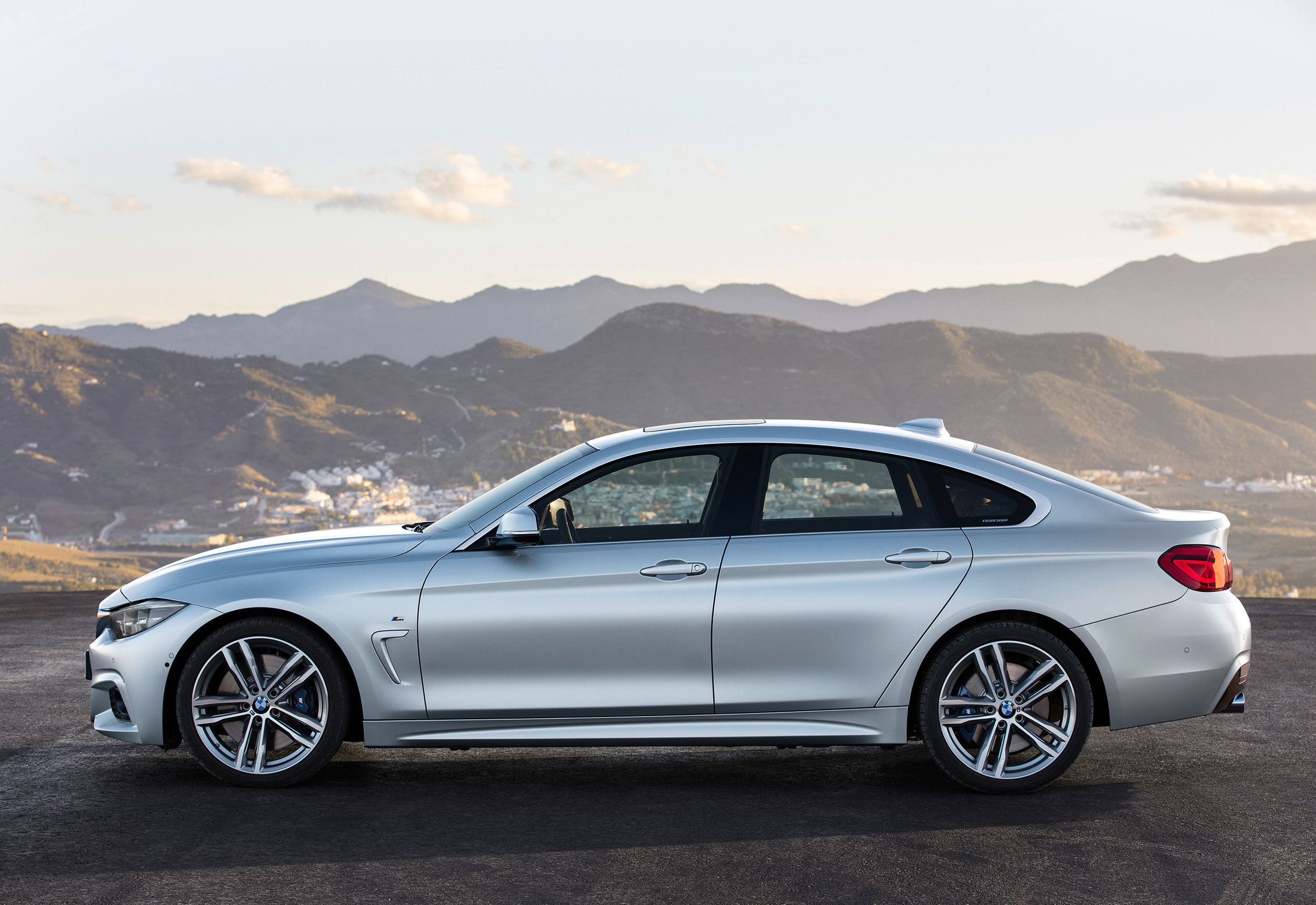 P90245286_highRes_bmw-4-series-m-sport.jpg