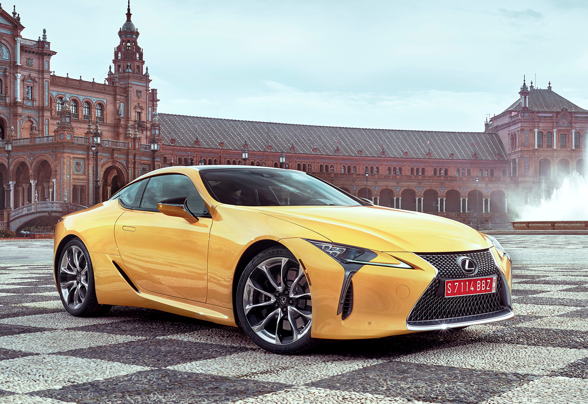 2017_Lexus_LC500_NaplesYellow_Static_3.jpg