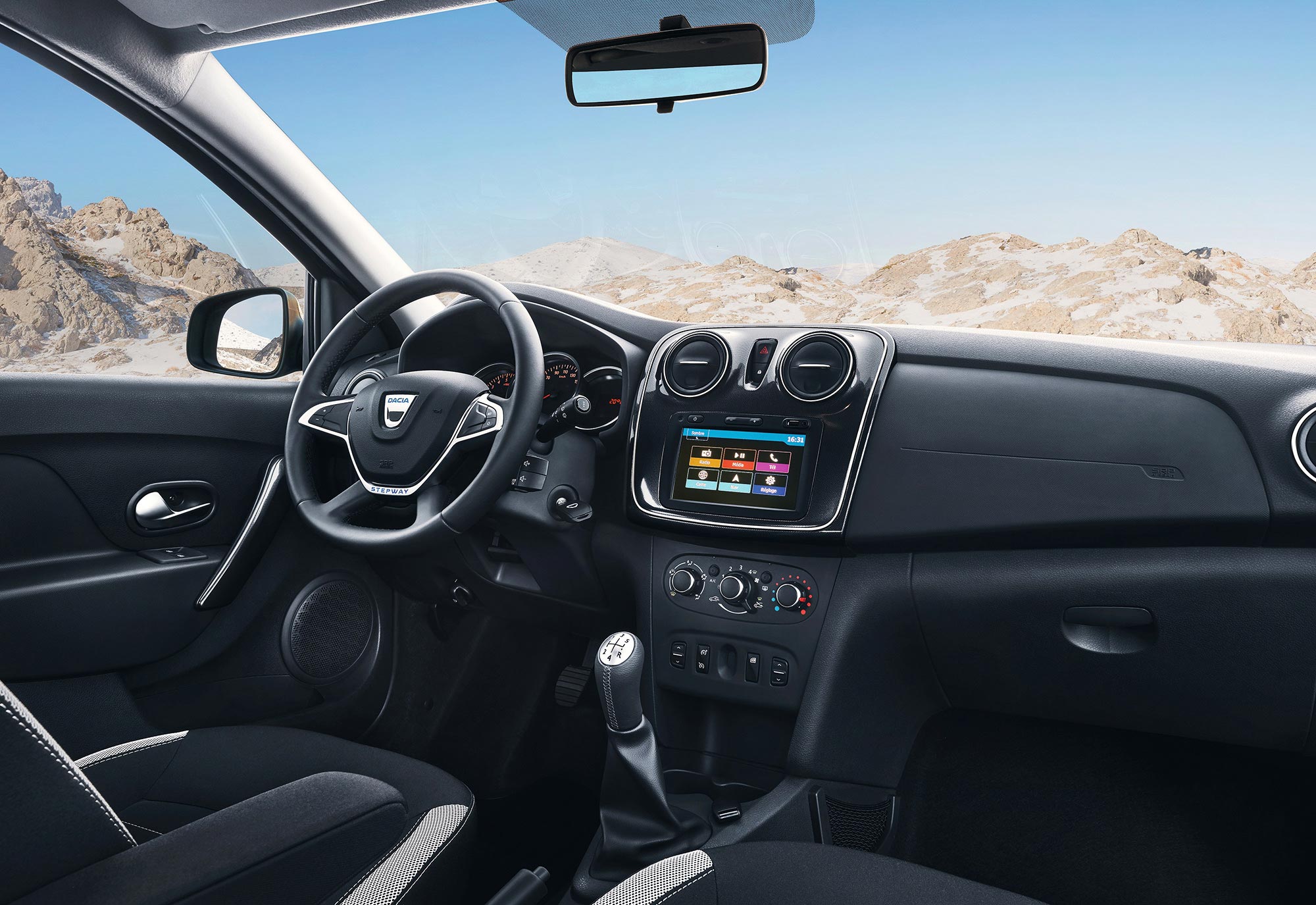 New-Logan-MCV-Stepway---EMBARGO-08h00-220217.jpg