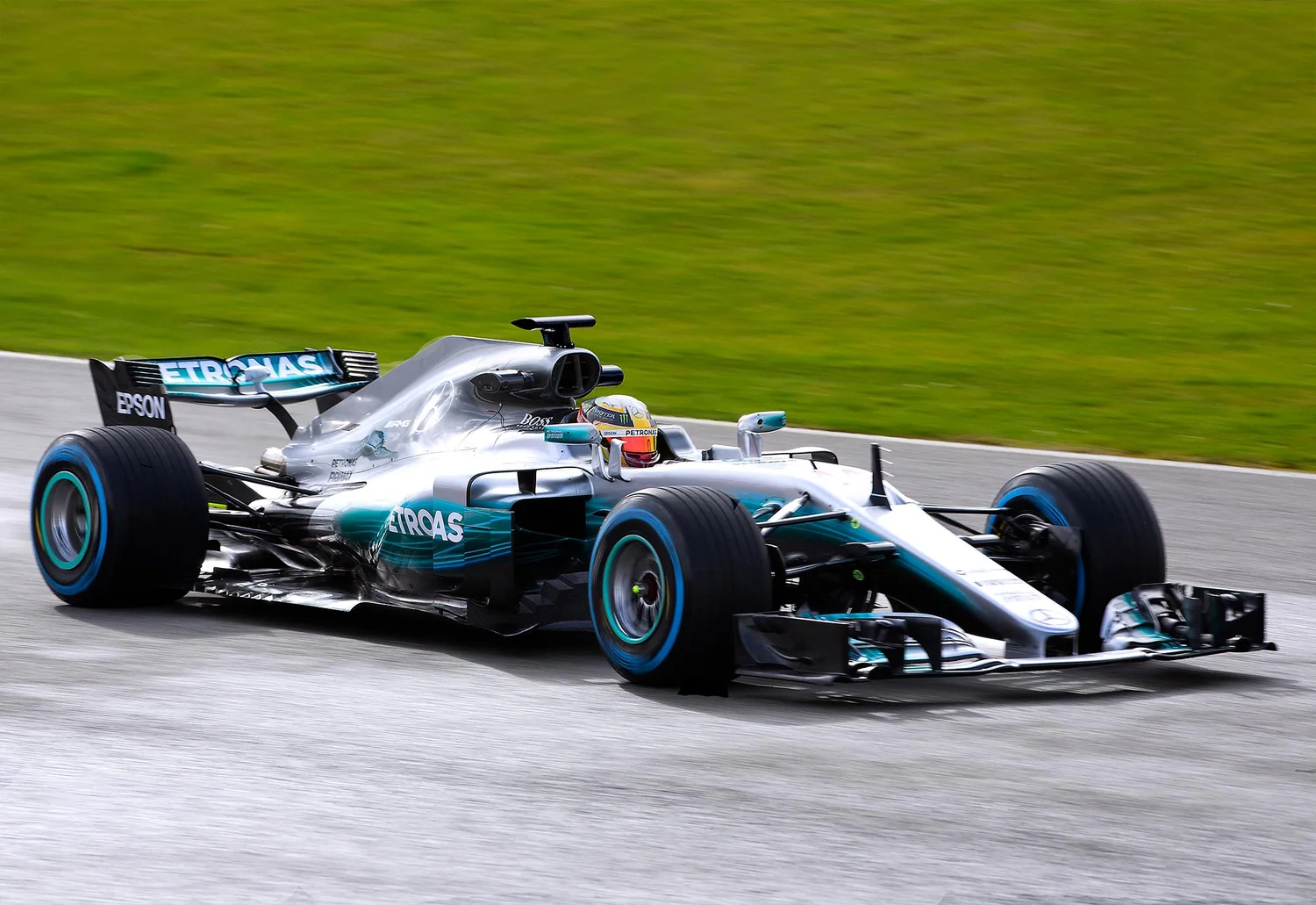 New Mercedes-AMG W08 F1 car revealed — New Car Net