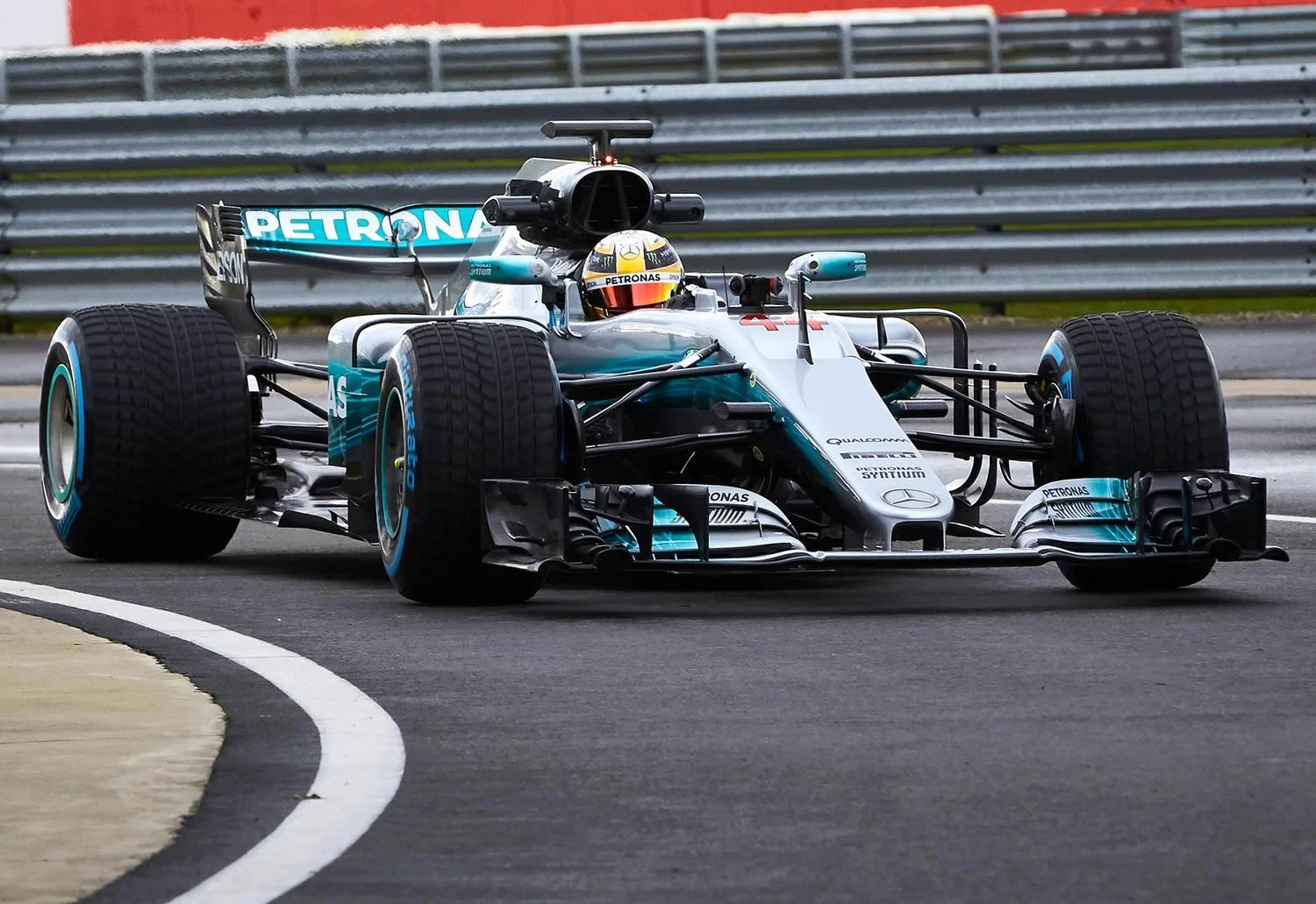 New Mercedes-AMG W08 F1 car revealed — New Car Net