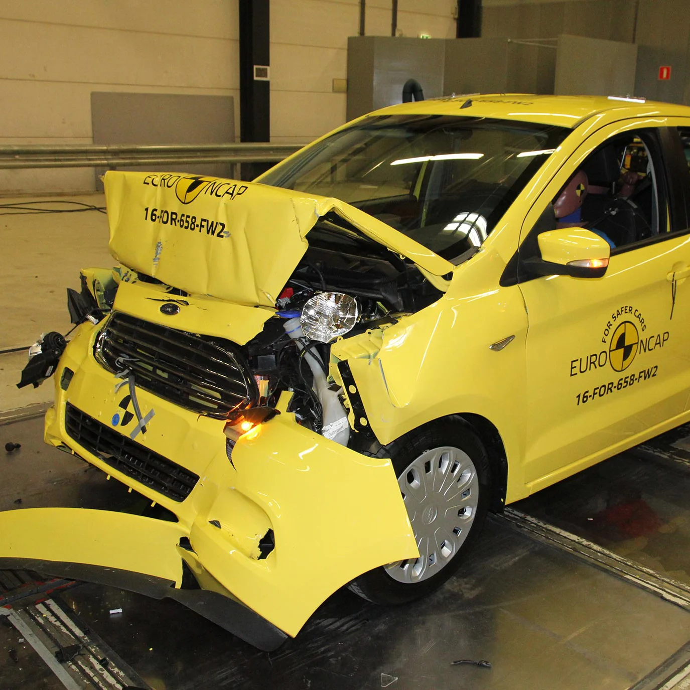 VIDEO: Fiat 500 and Ford Ka+ offer 'mediocre safety performance’