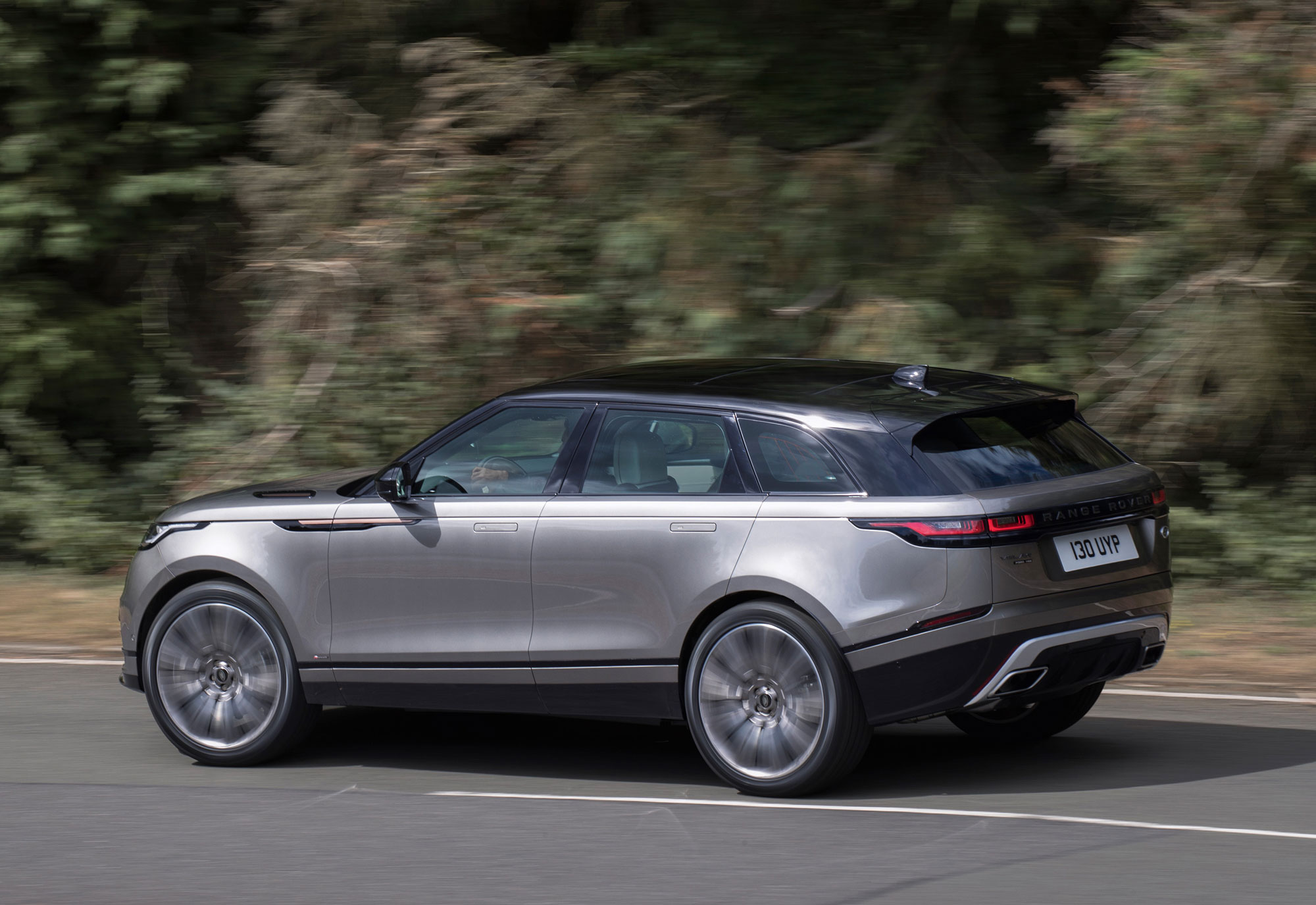 RR_Velar_18MY_400_GLHD_PR_010317.jpg