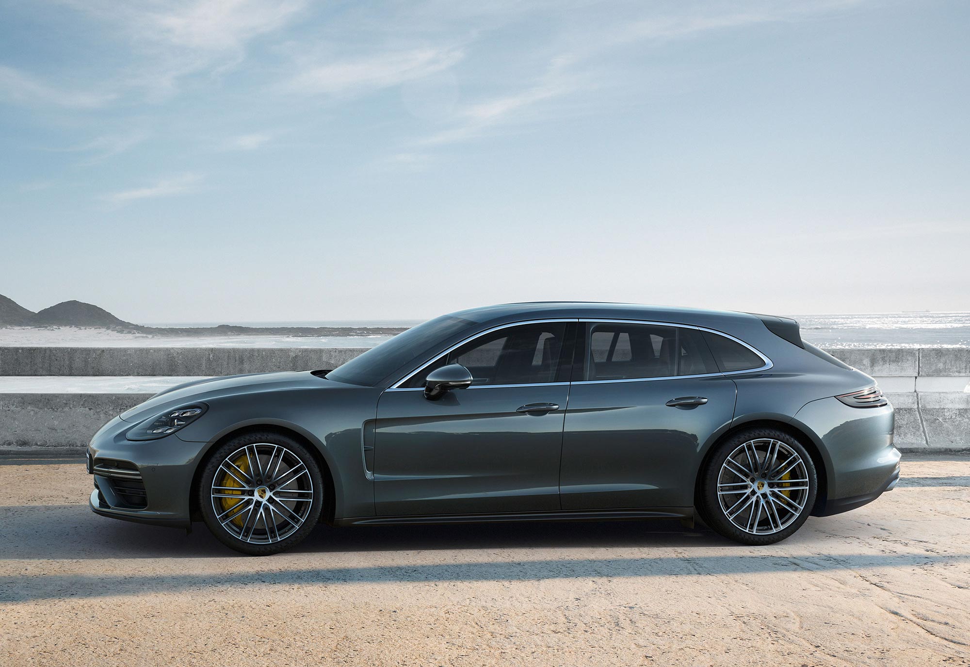 high_panamera_turbo_sport_turismo_2017_porsche_ag.jpg