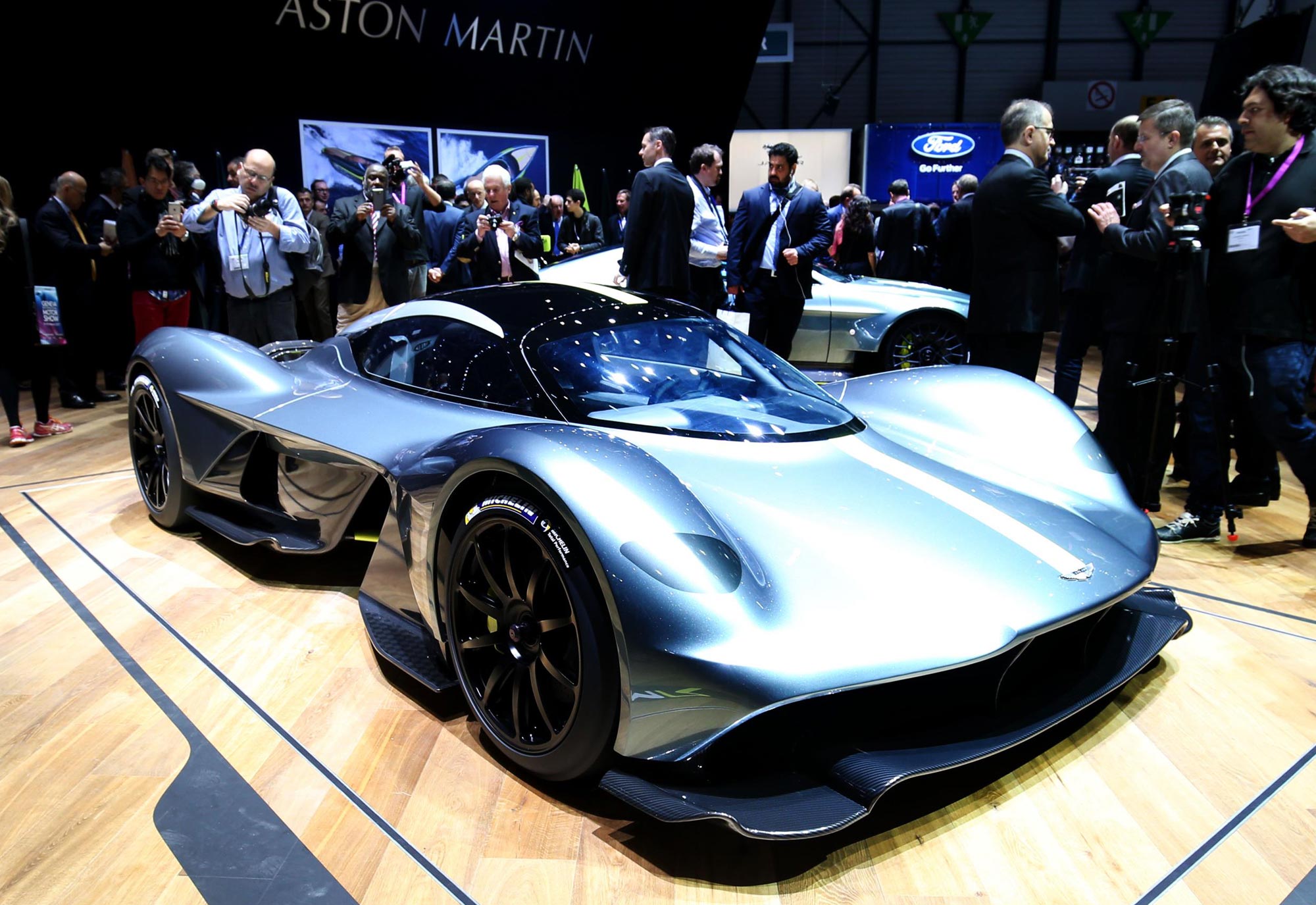 Aston-Martin-Valkyrie.jpg