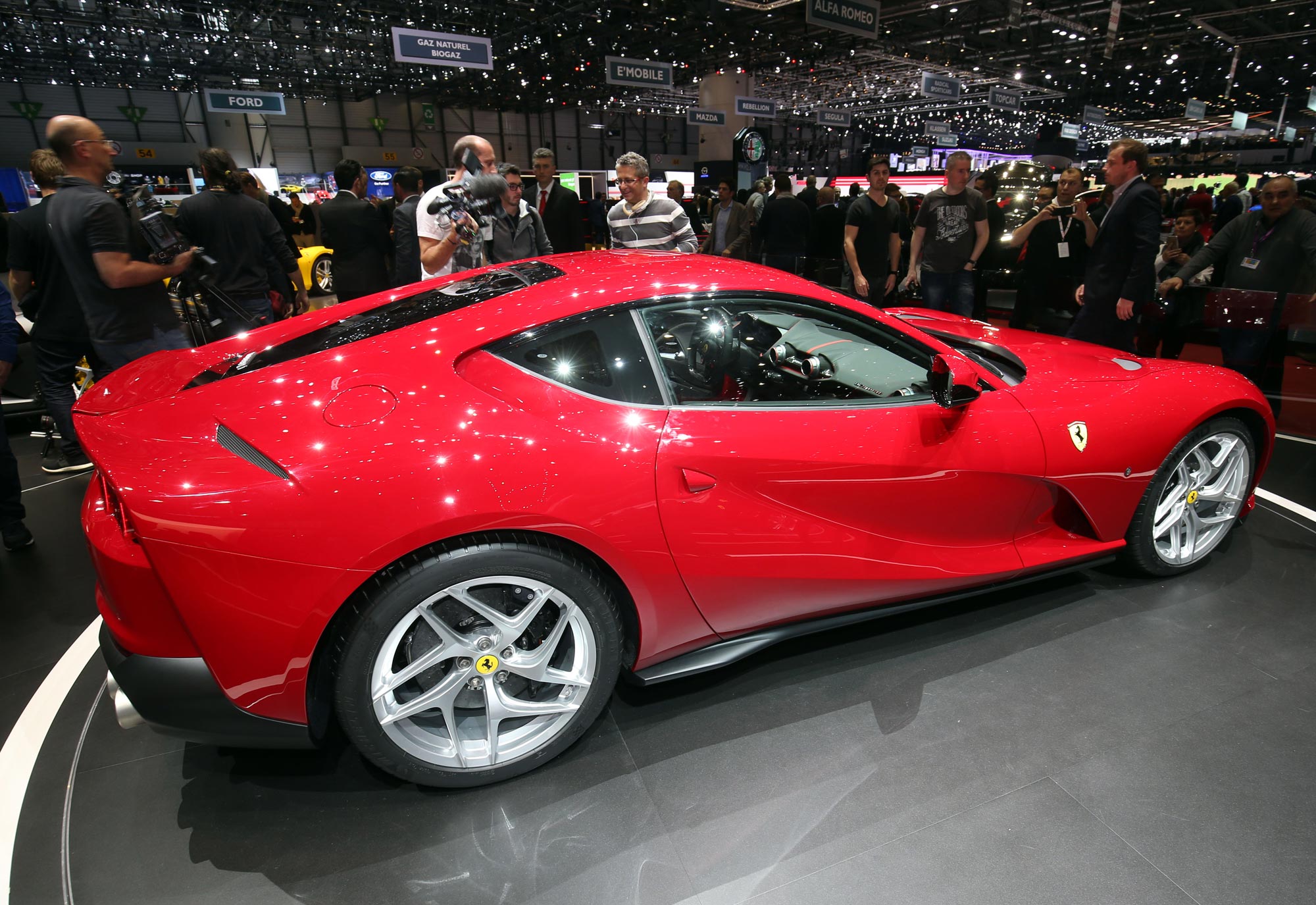 Ferrari-812-Superfast3.jpg