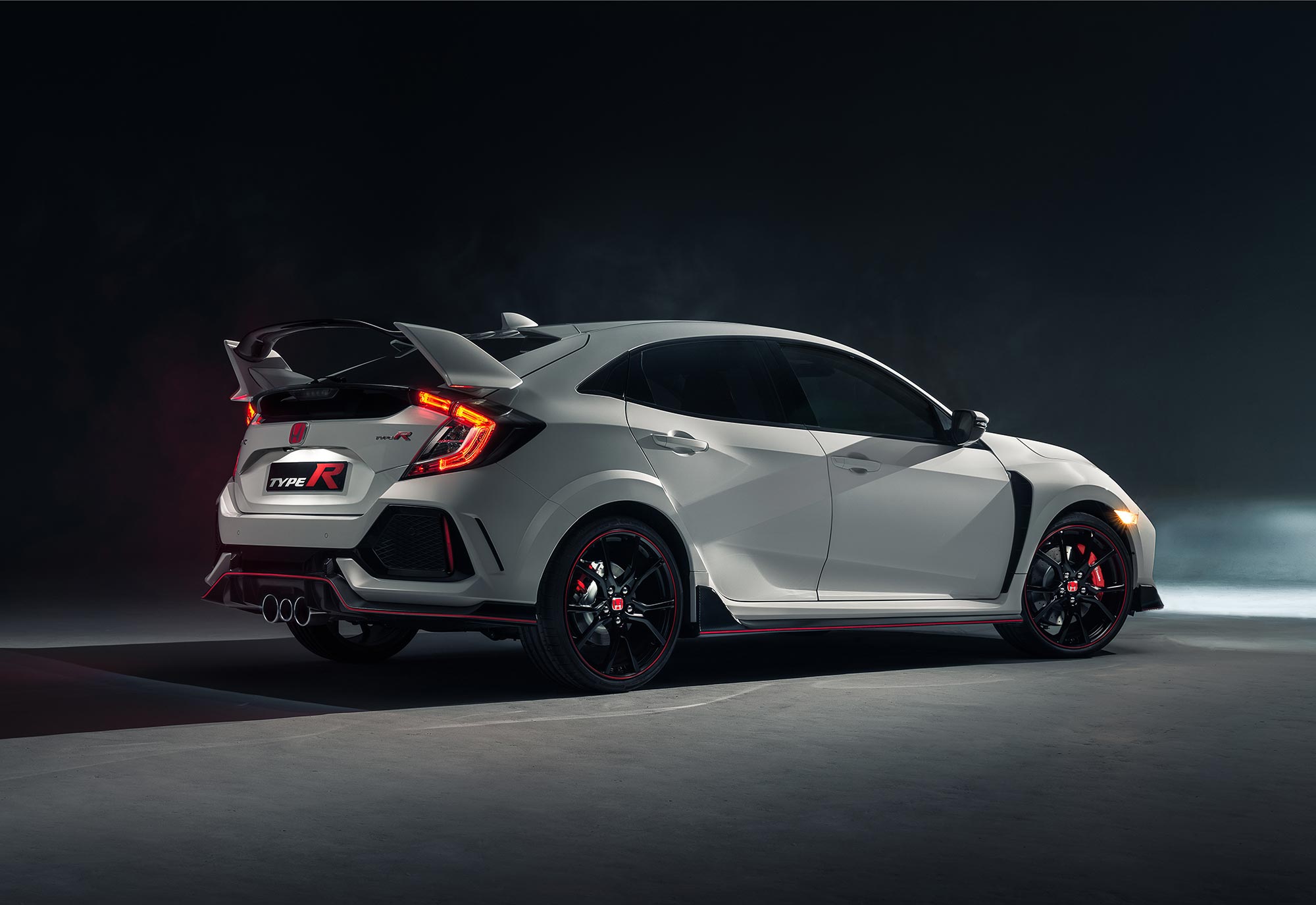 08___2017_Civic_Type_R__European_Version_.jpg