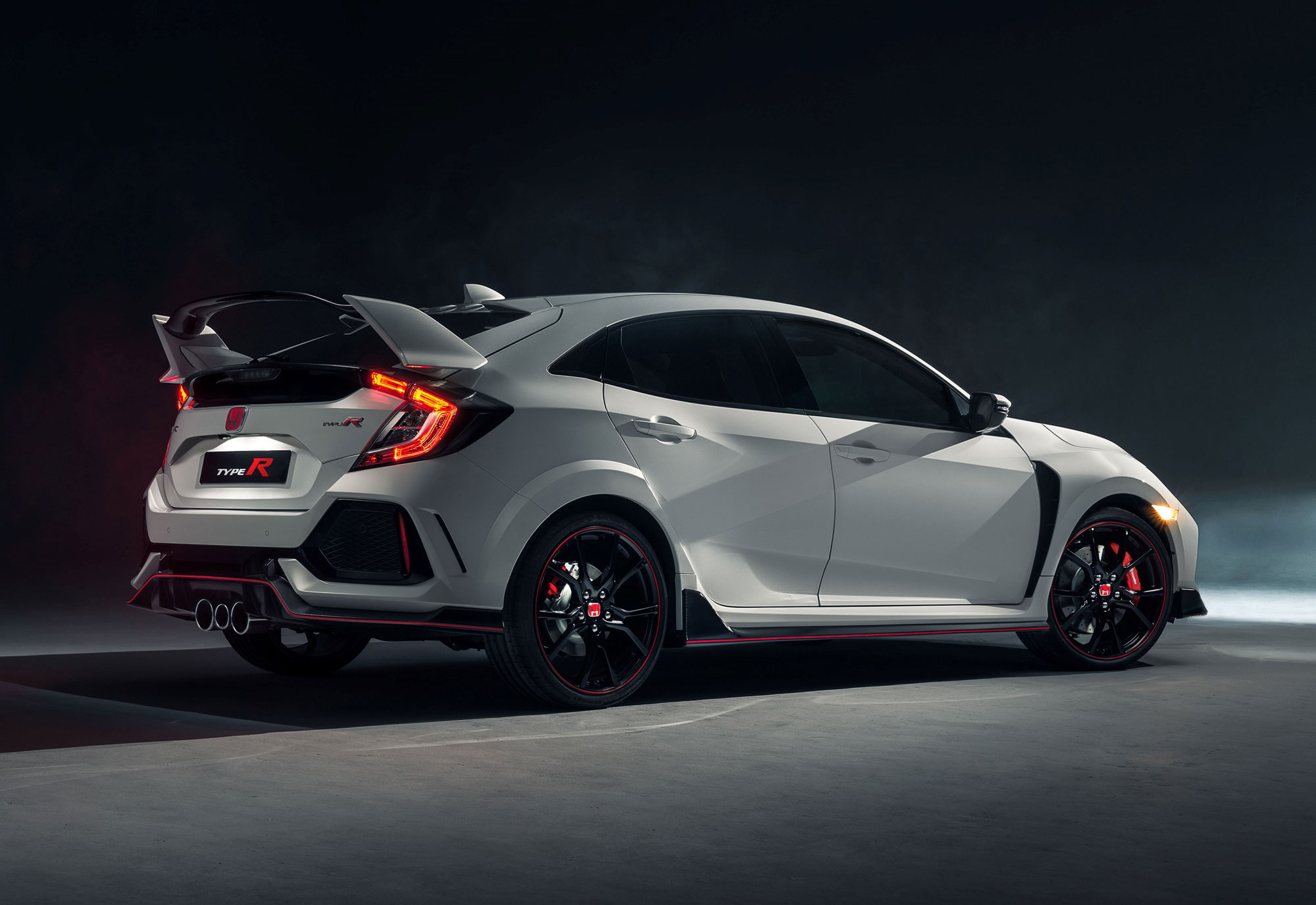 104638_2017_Civic_Type_R.jpg