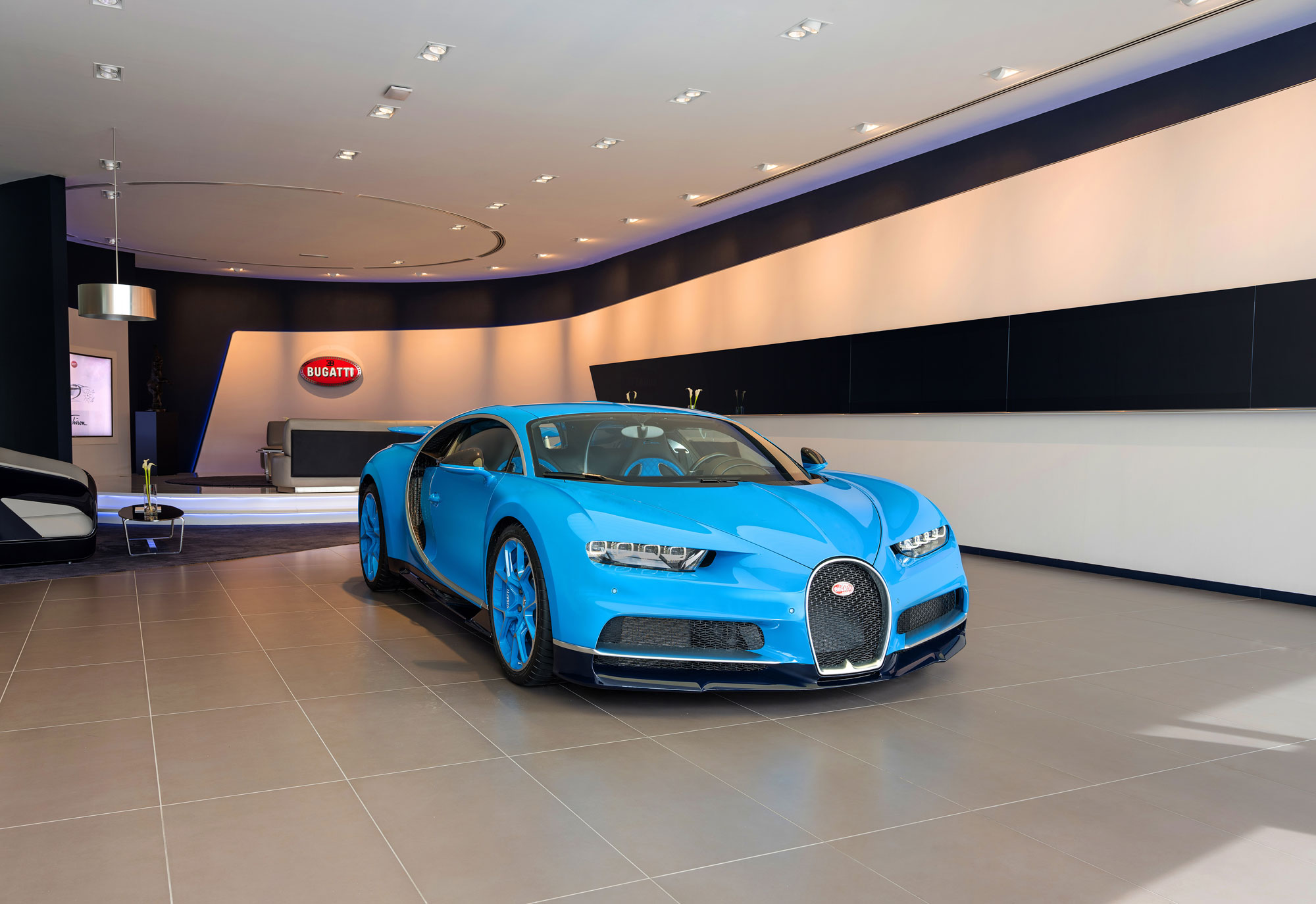 01_Showroom_Bugatti_UAE_Dubai1.jpg