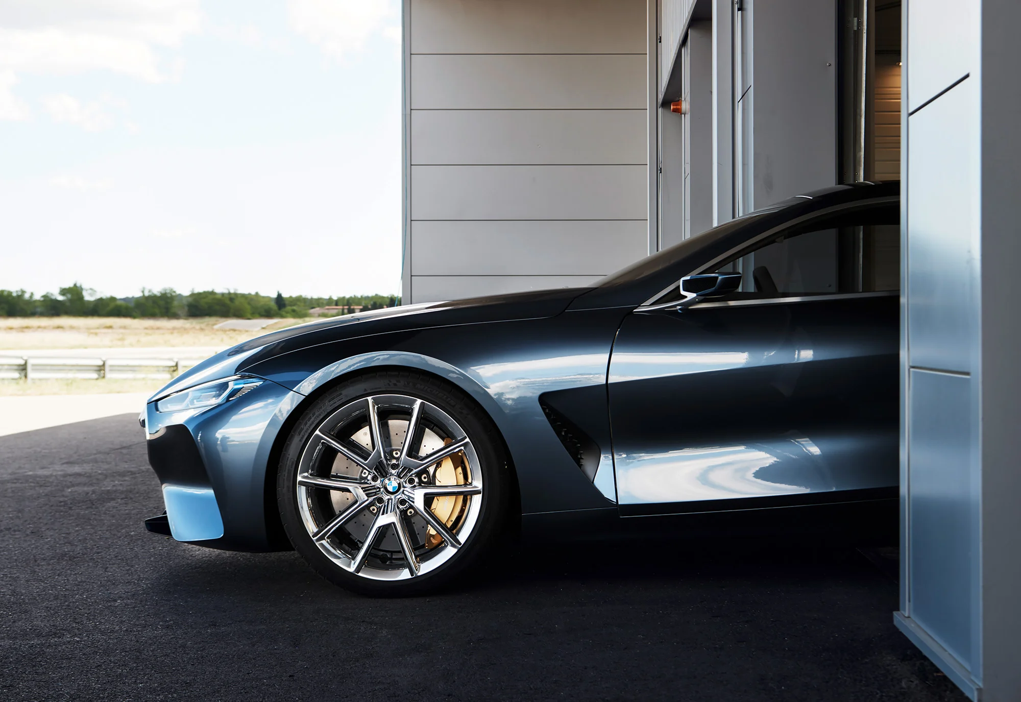 P90260685_highRes_bmw-concept-8-series.jpg
