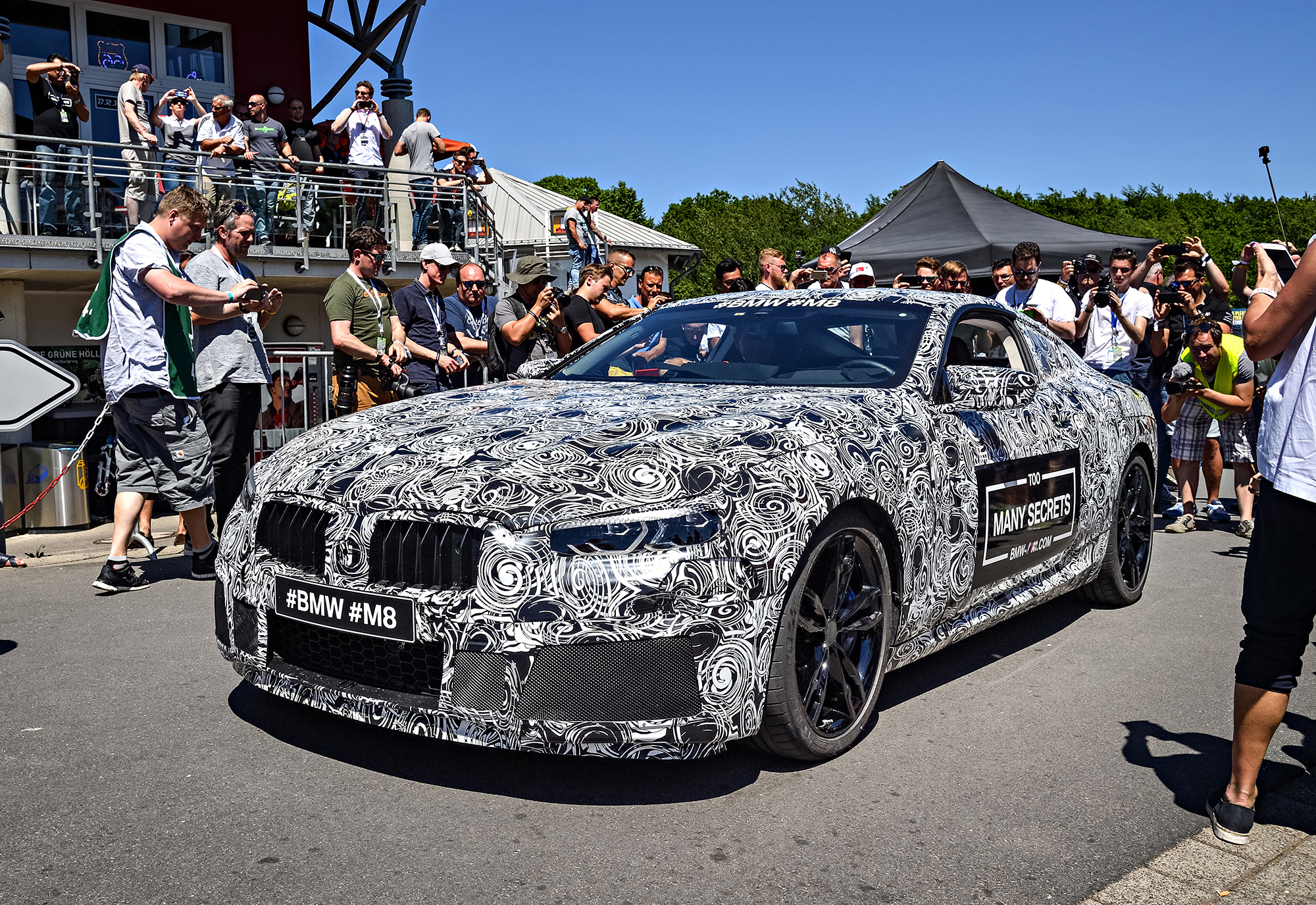 P90261501_highRes_m-festival-bmw-m8-pr.jpg