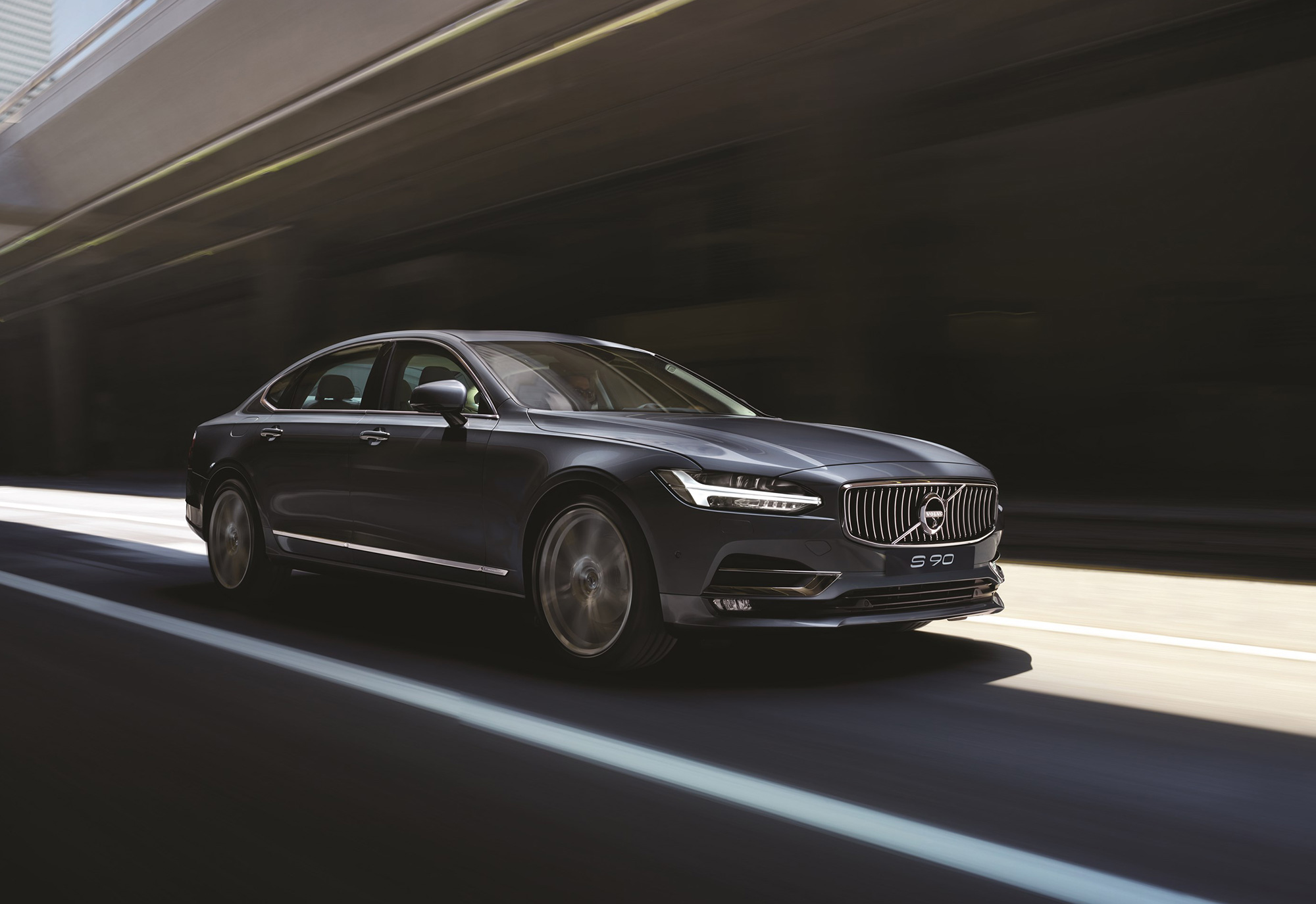 199955_Volvo_S90_China_version_exterior_driving.jpg