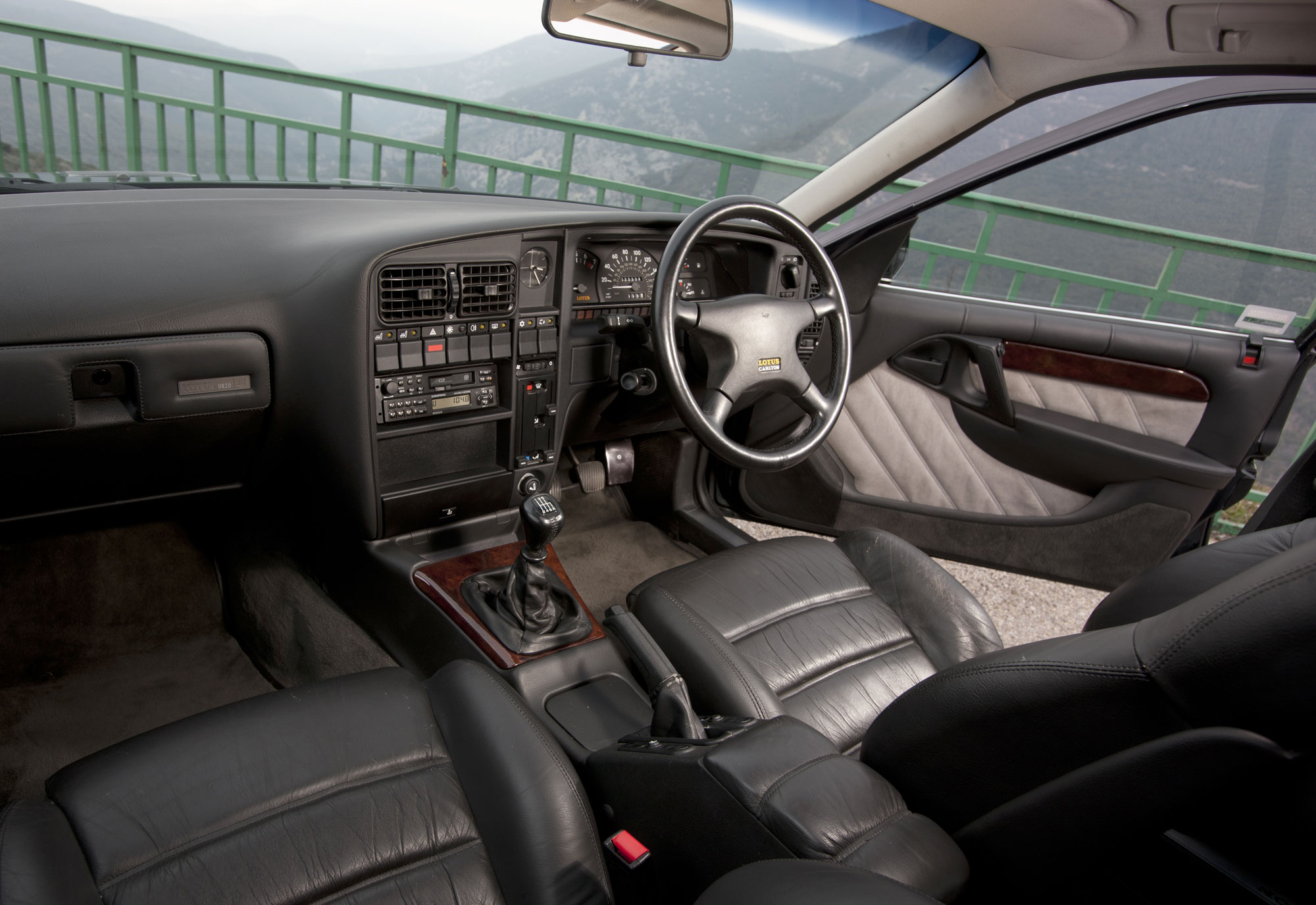 1993-Vauxhall-Lotus-Carlton-290073.jpg