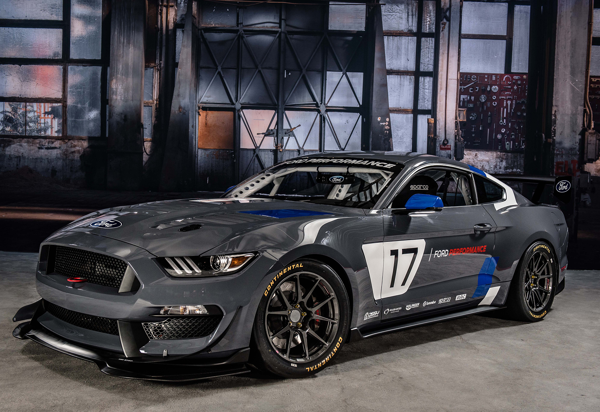 The-Mustang-GT4,-unveiled-at-the-2016-SEMA-Show-in-Las-Vegas.jpg