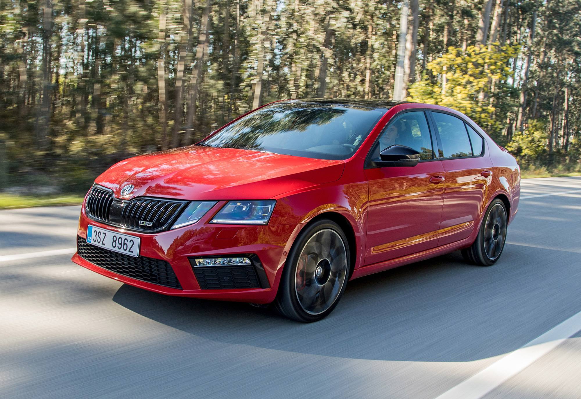 Octavia-vRS245-hatch-front.jpg