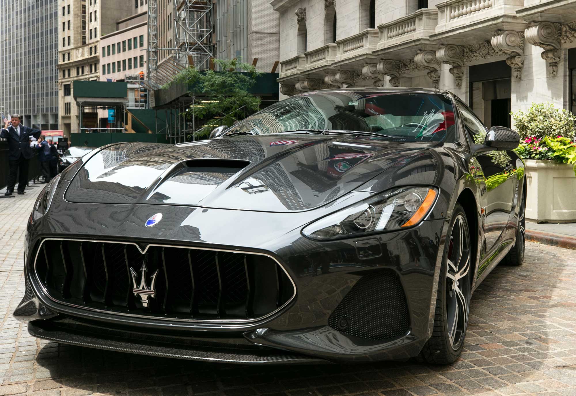 Maserati-GranTurismo-MC-MY18-at-New-York-Stock-Exchange_2017_1.jpg