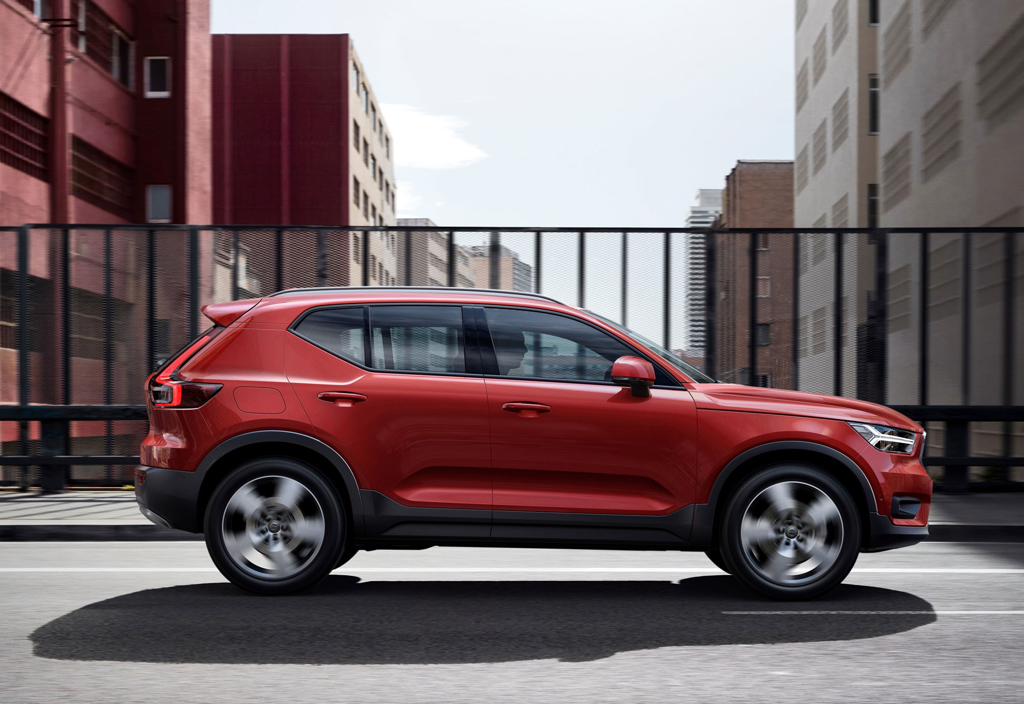 213080_New_Volvo_XC40_exterior.jpg