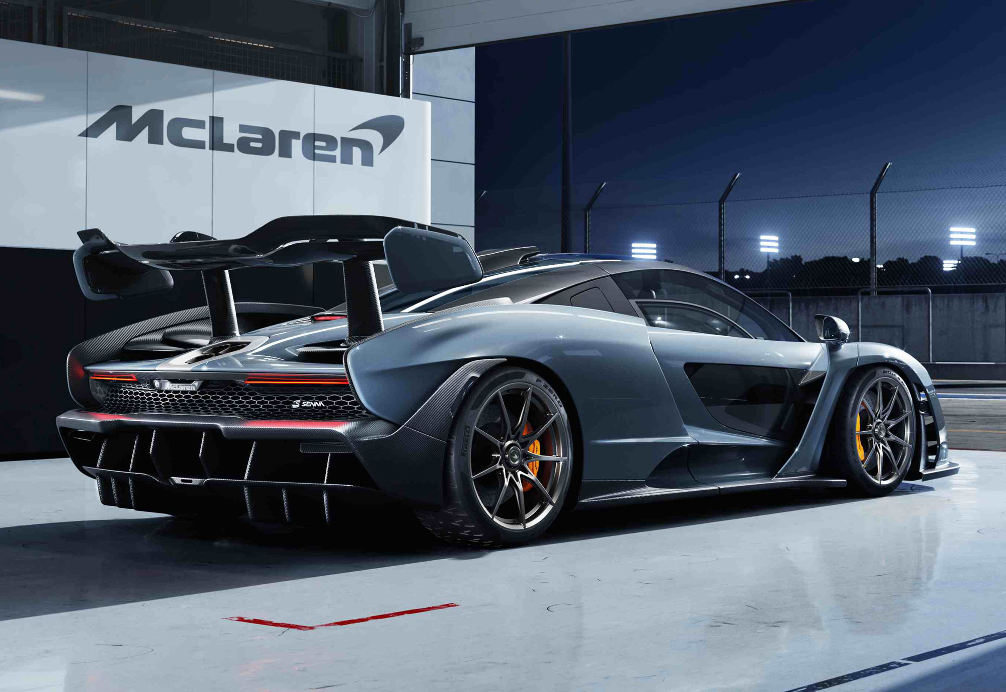 McLaren-Senna_scene-1.jpg