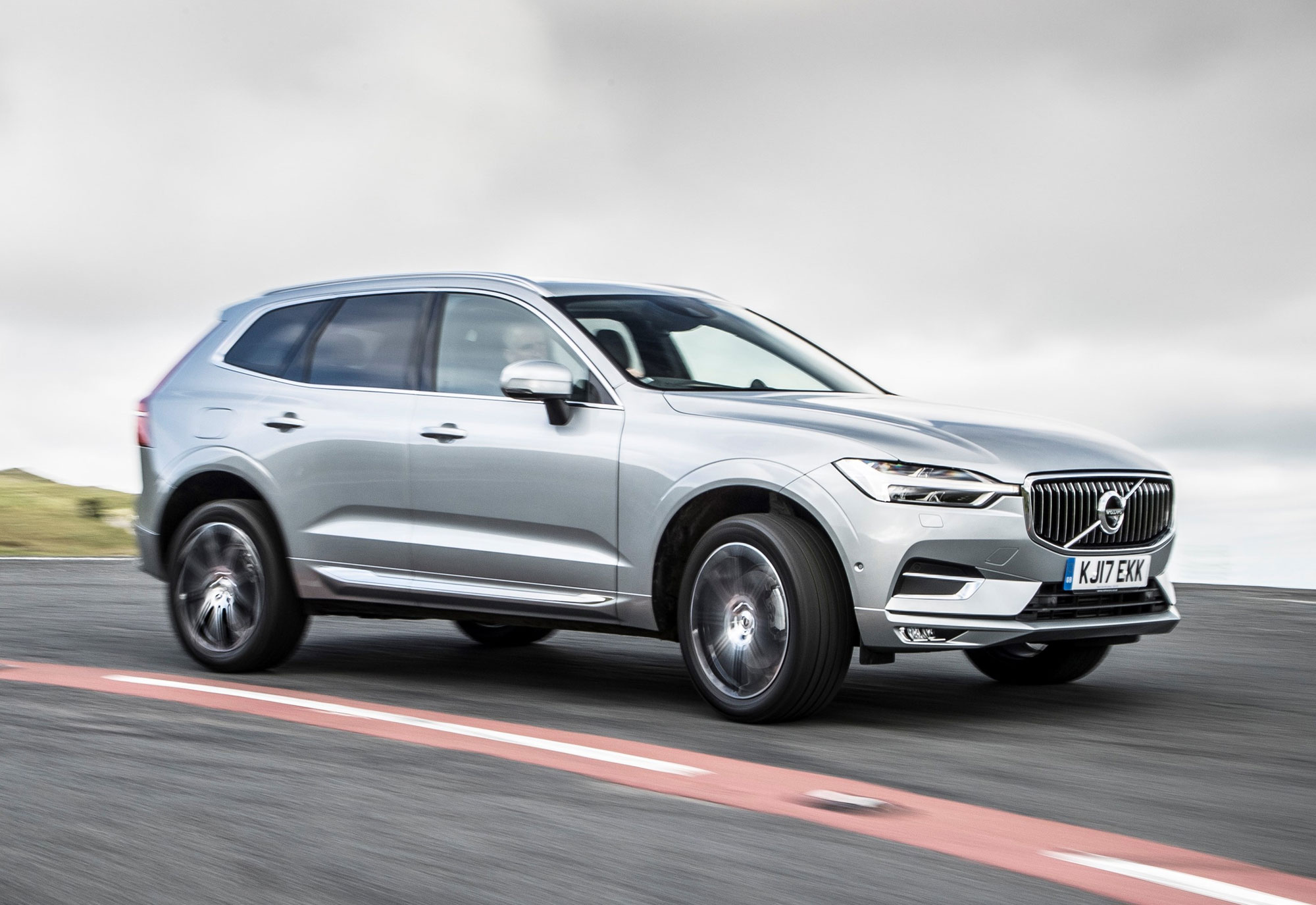 210751_Volvo_XC60.jpg