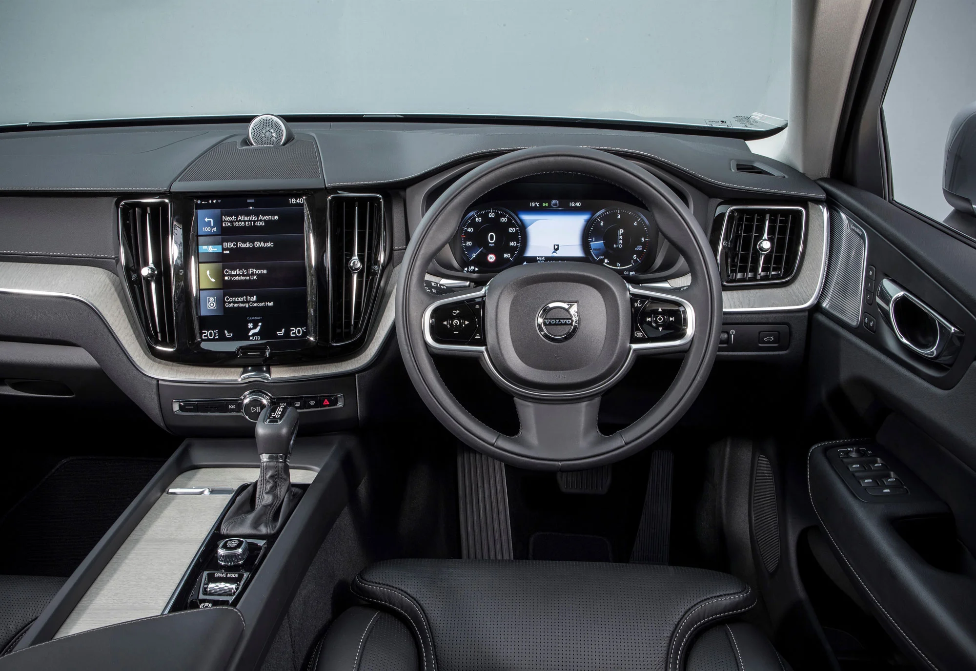 210636_Volvo_XC60.jpg