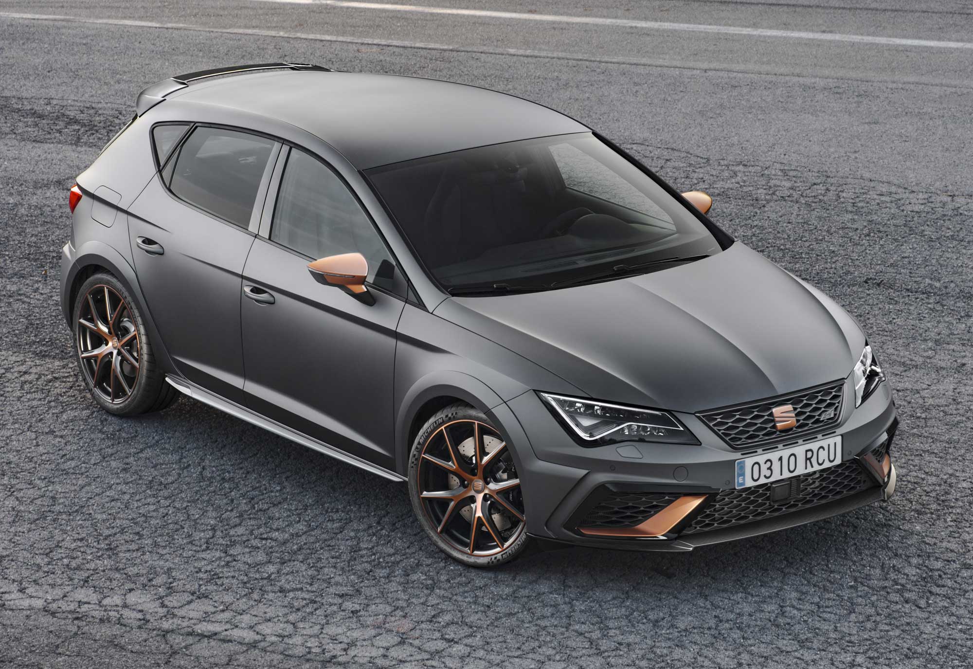 CUPRA-R-101.jpg