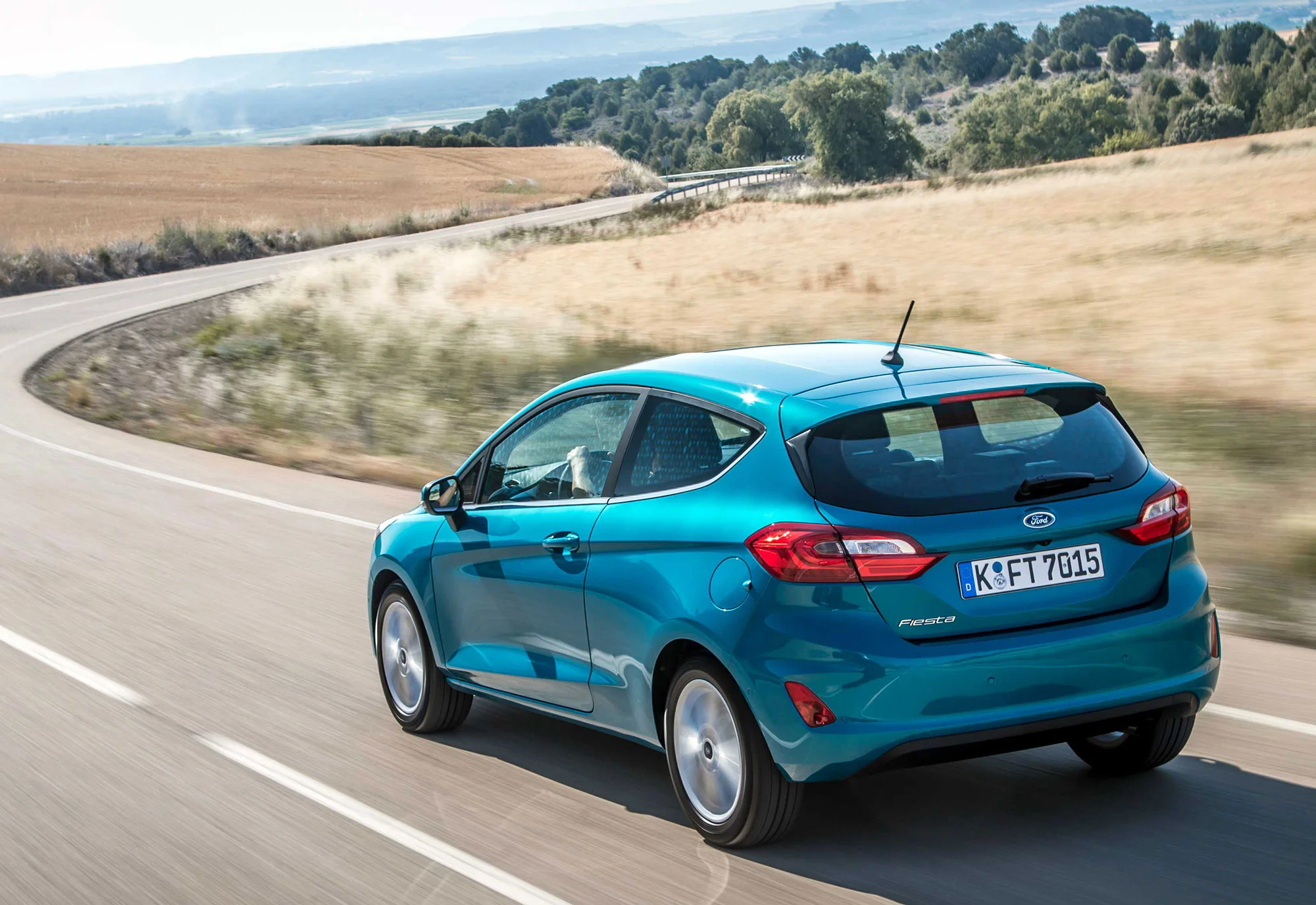 2017_Ford_Fiesta_Titanium_Wave_Blue_072.jpg