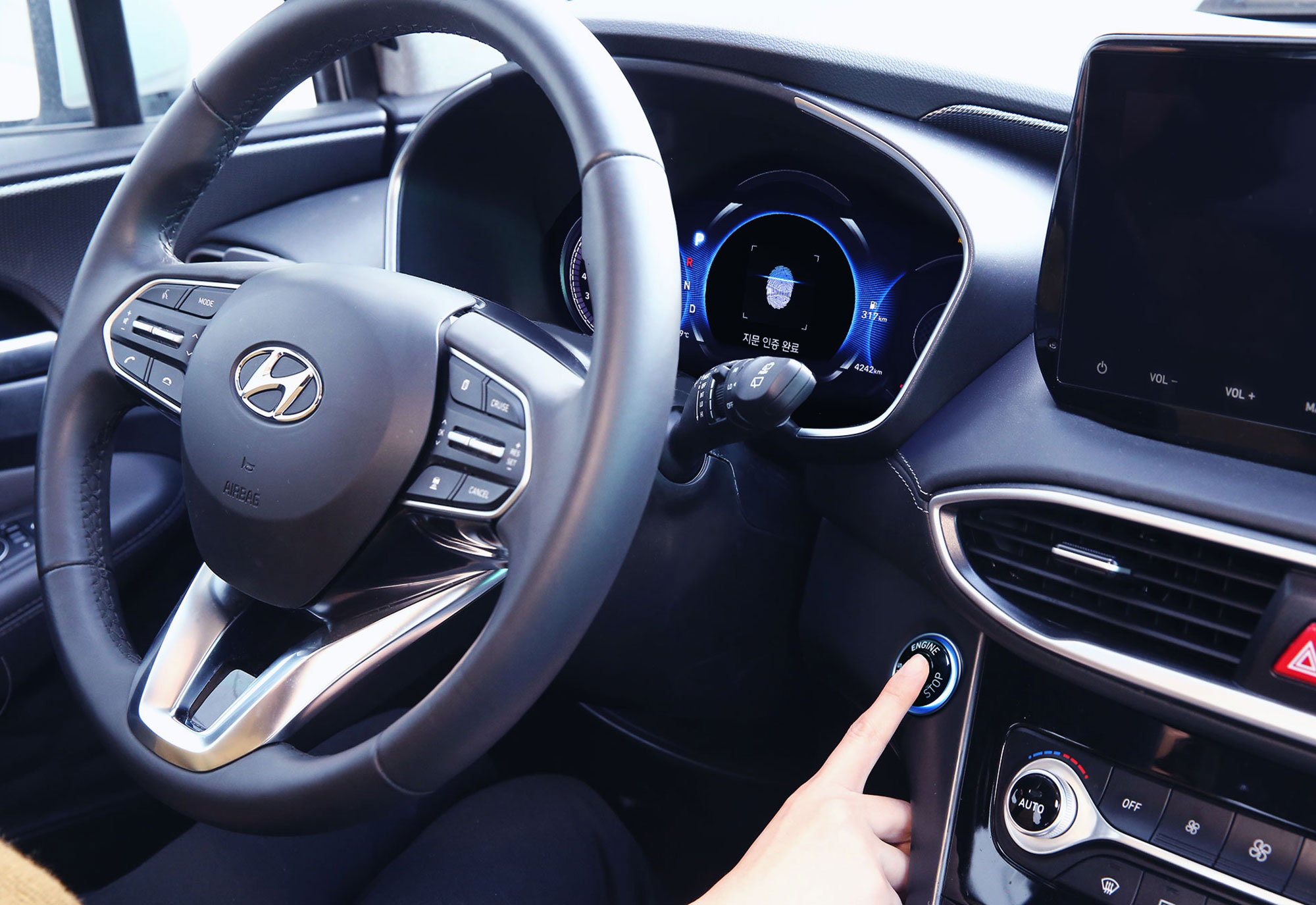 Hyundai-fingerprint-technology_press-photo4.jpg