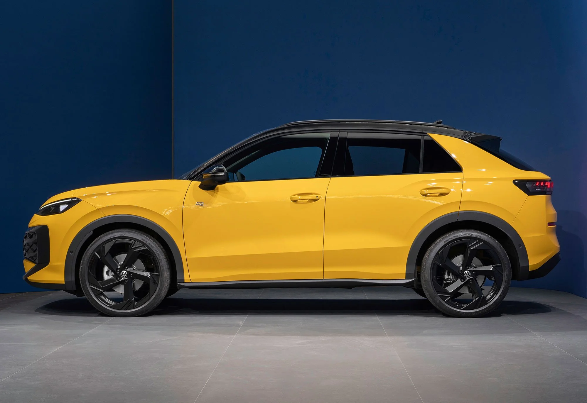 New-Volkswagen-T-Roc-(2).jpg