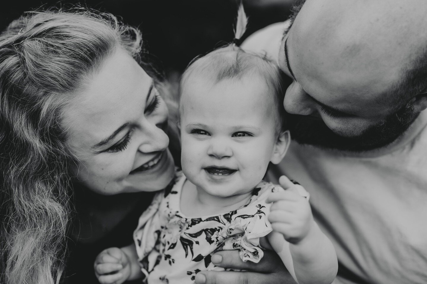 This was the smiliest baby ever, oh my goodness! I had such a great morning with this sweet family and wish miss Hadley a very happy first birthday (coming up soon)! 

#firstbirthday #oneyearold #sweetgirl #happybaby