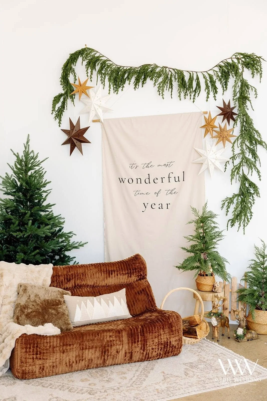 Book an Indoor Christmas Mini!